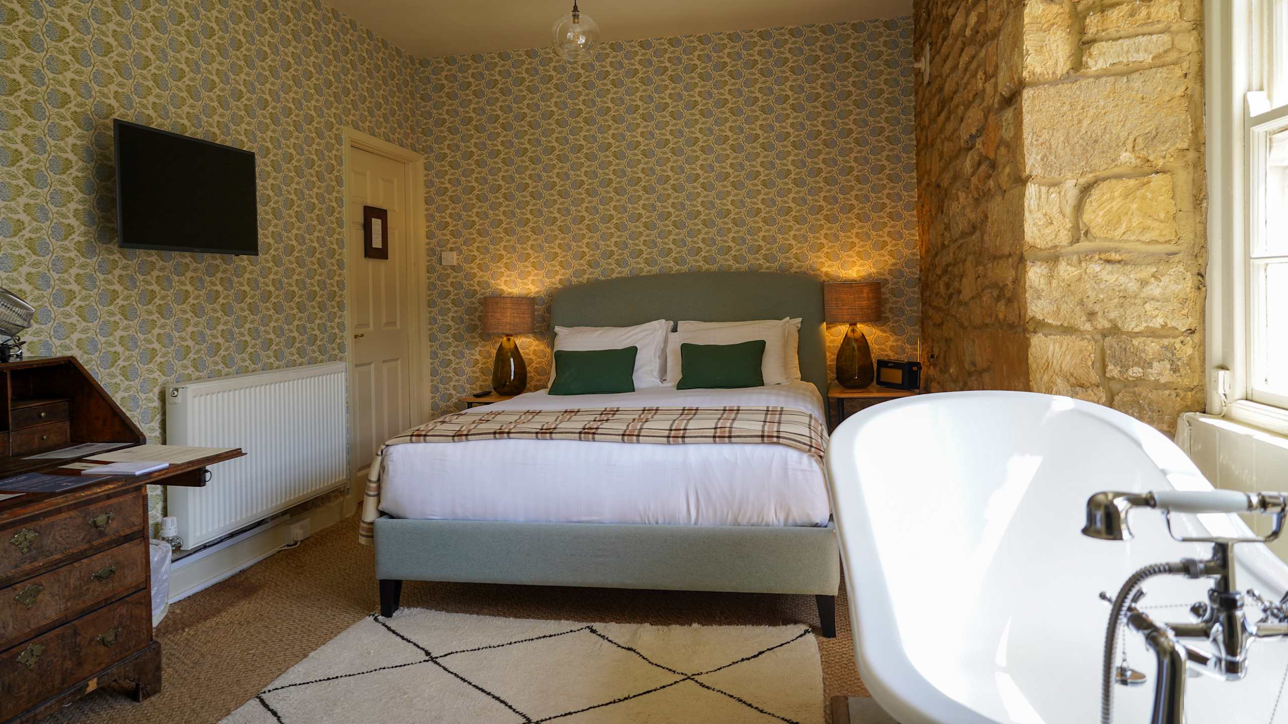 Lord Poulett Arms - Image 3