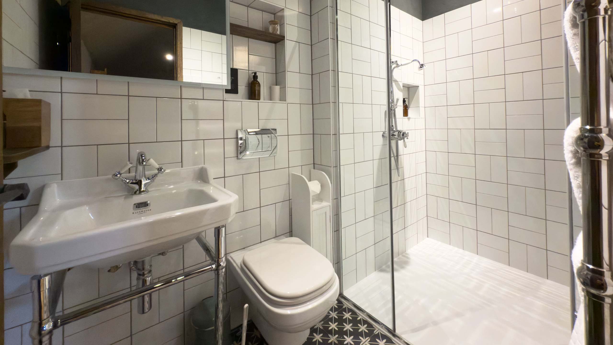 Classic Double Room - Image 17