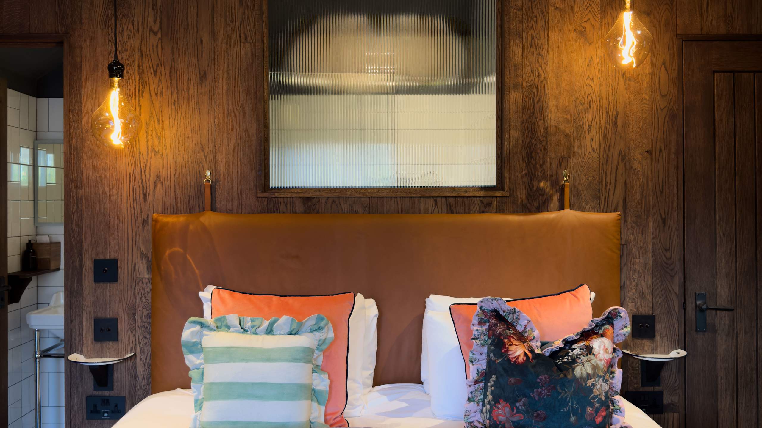 Classic Double Room - Image 16