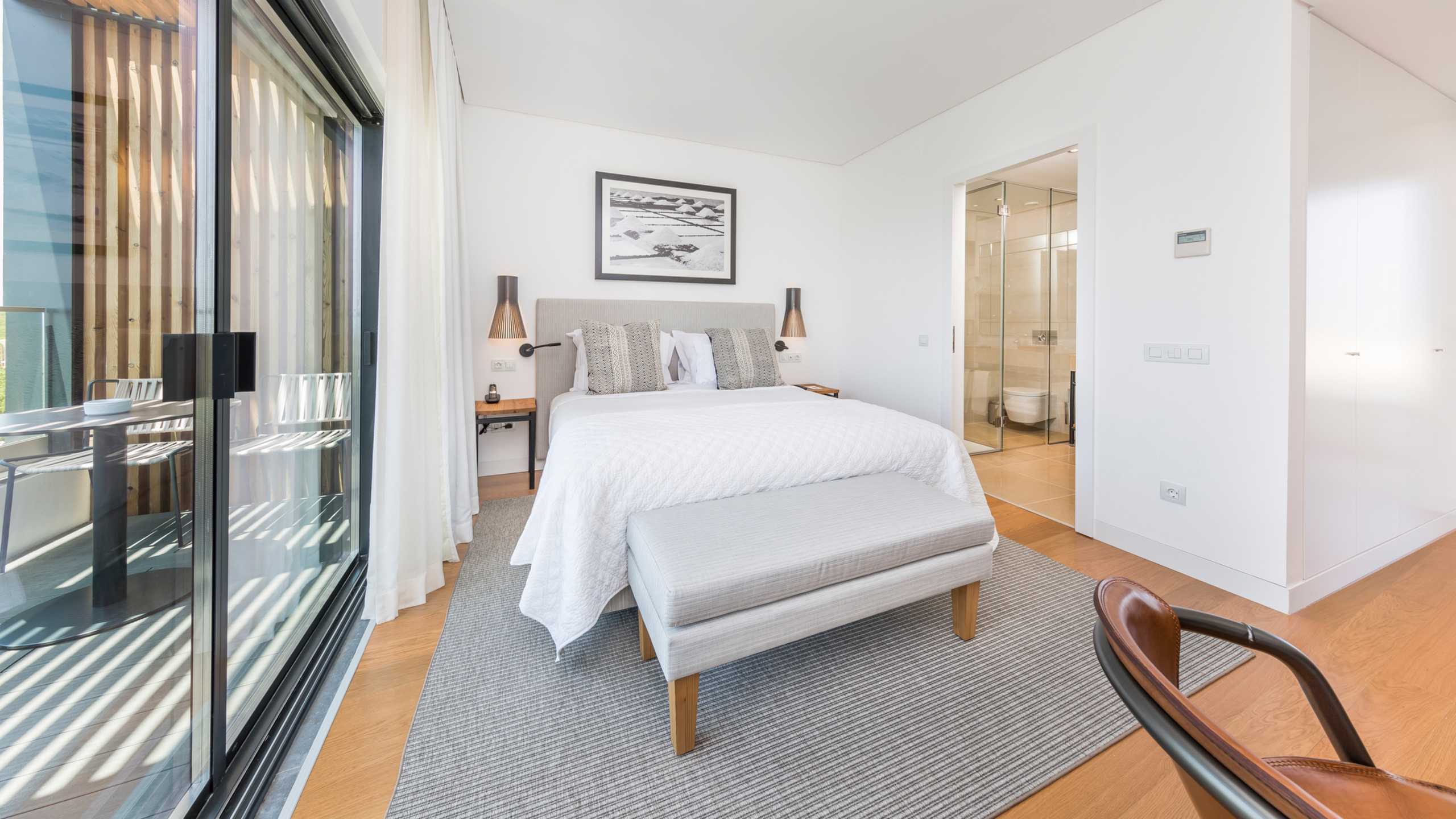 Sea View Room - Image 4