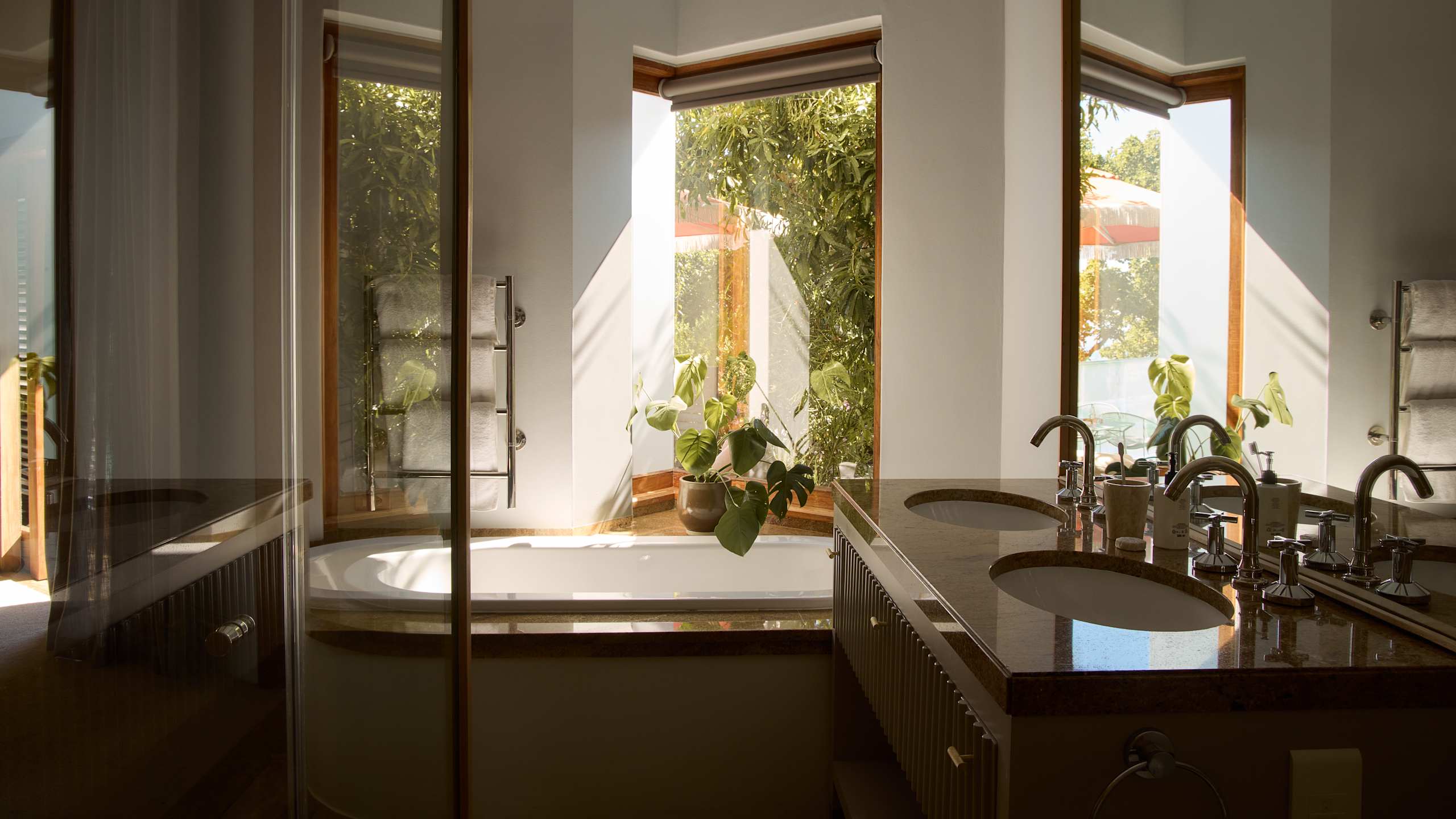 Deluxe Spa Room - Image 2