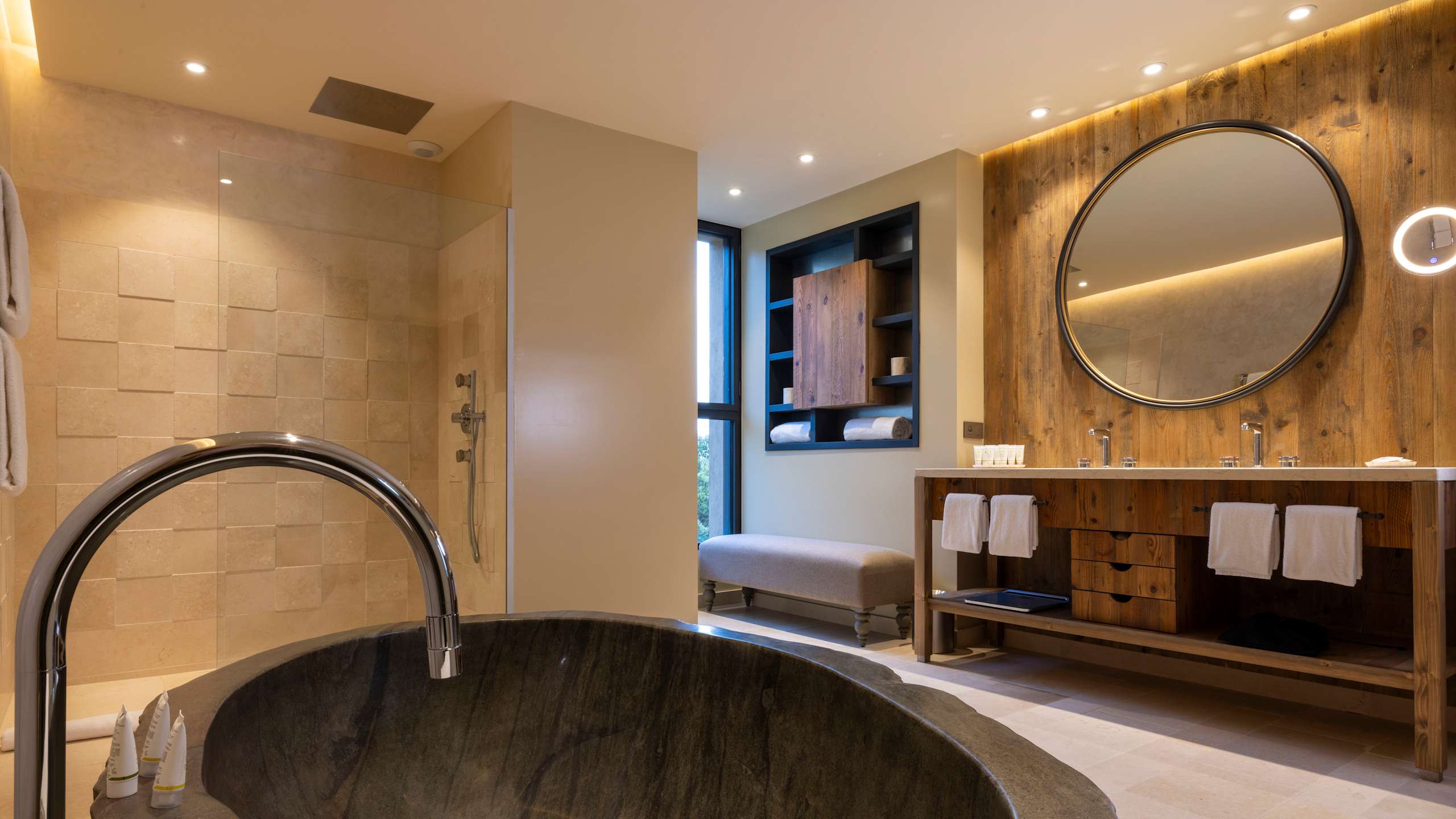 Suite - Image 9