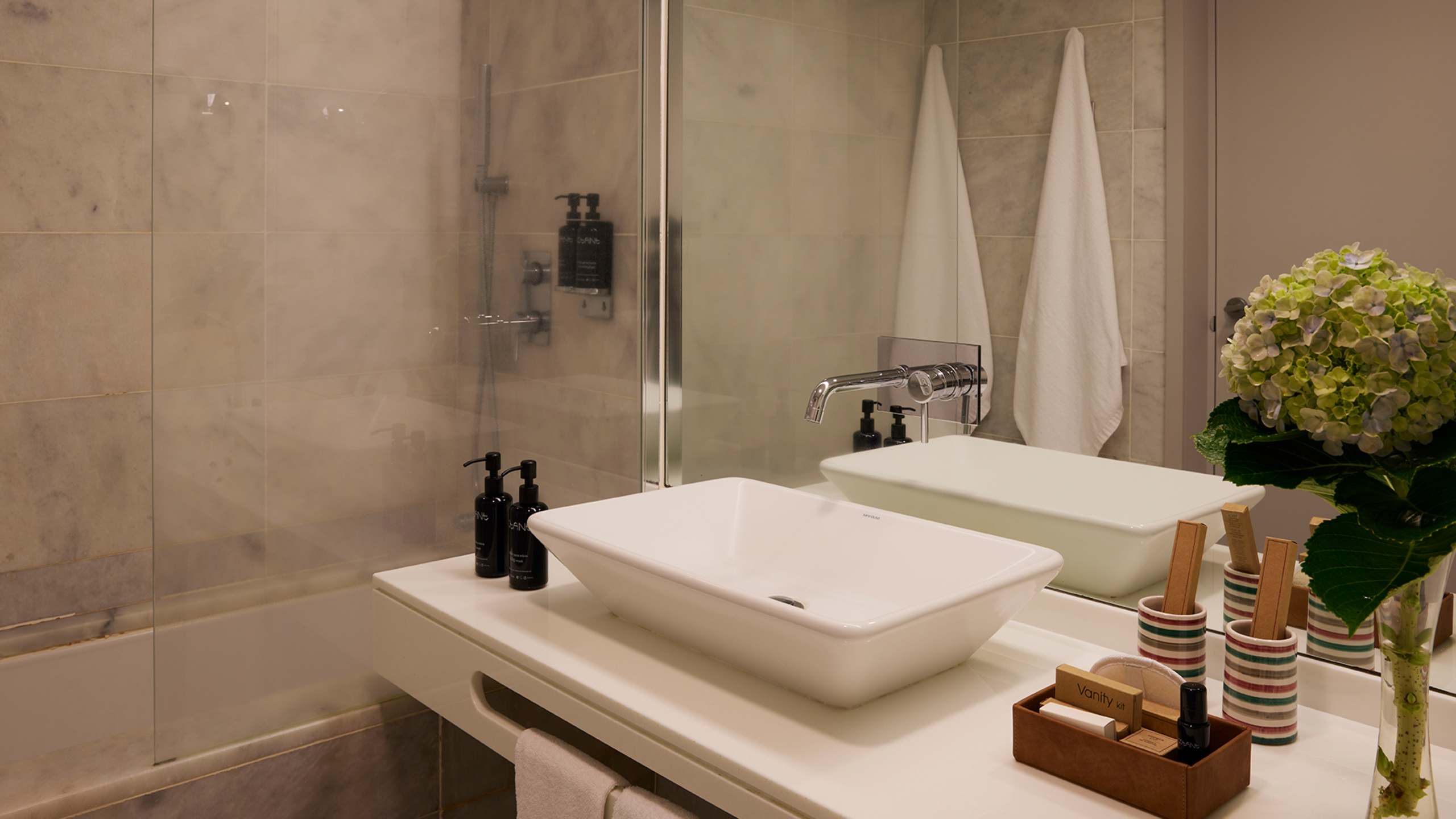 Suite Furnas - Image 1
