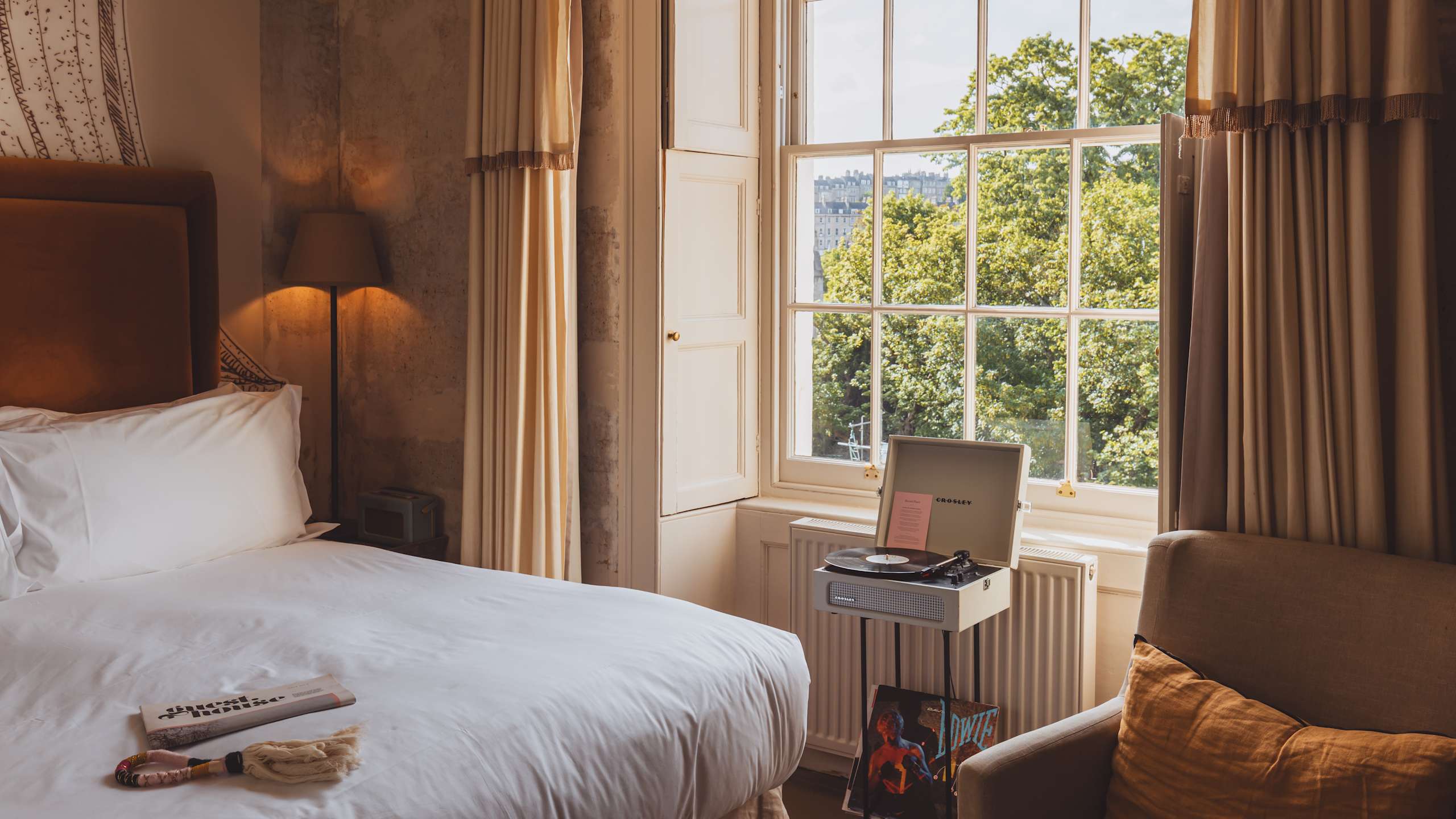 Guest Room - Image 6