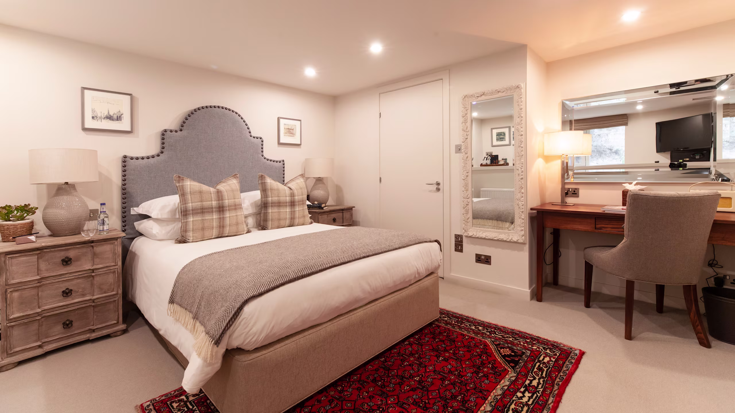 The House Superior Room - Image 3