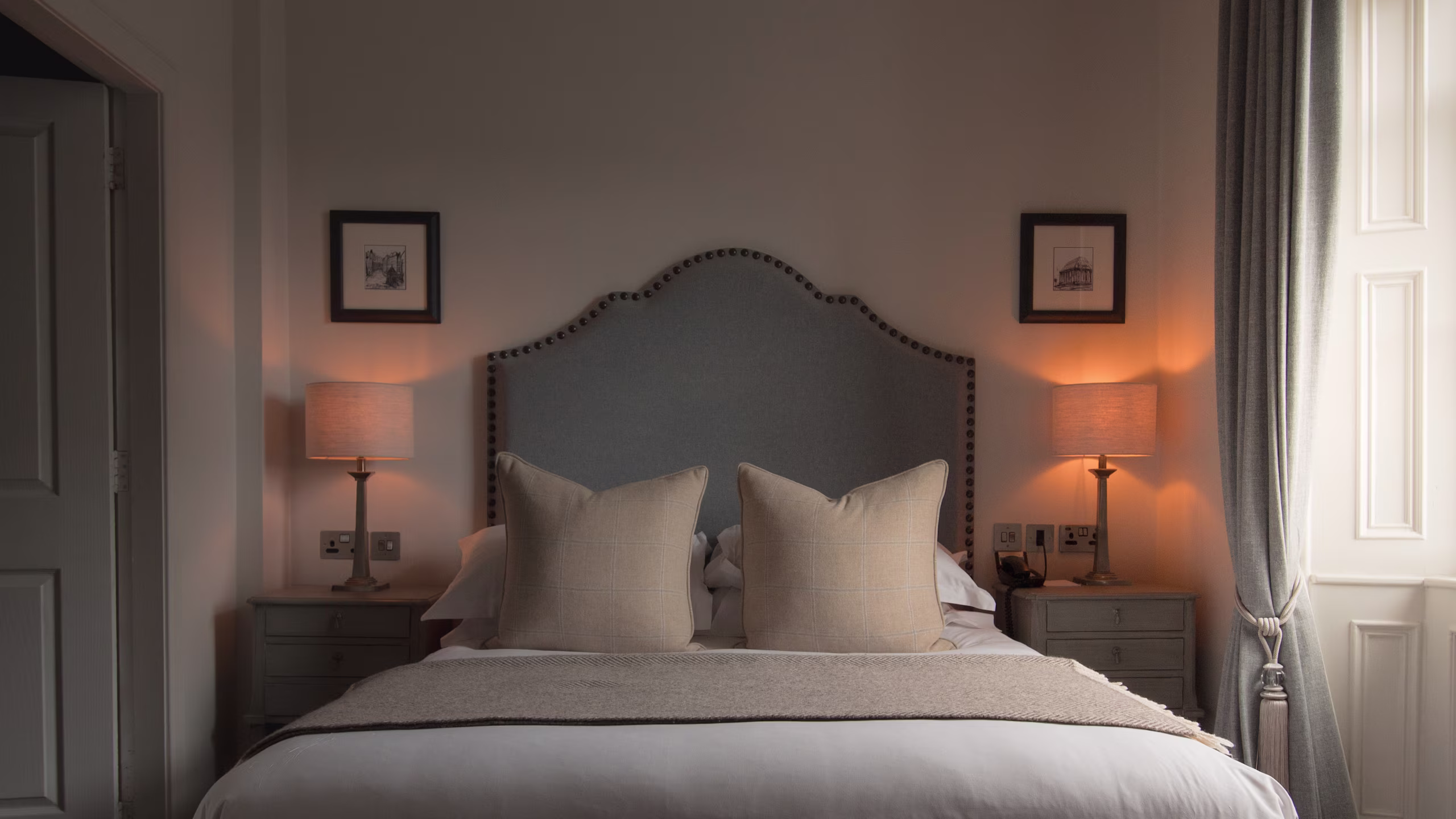 The House Superior Room - Image 1