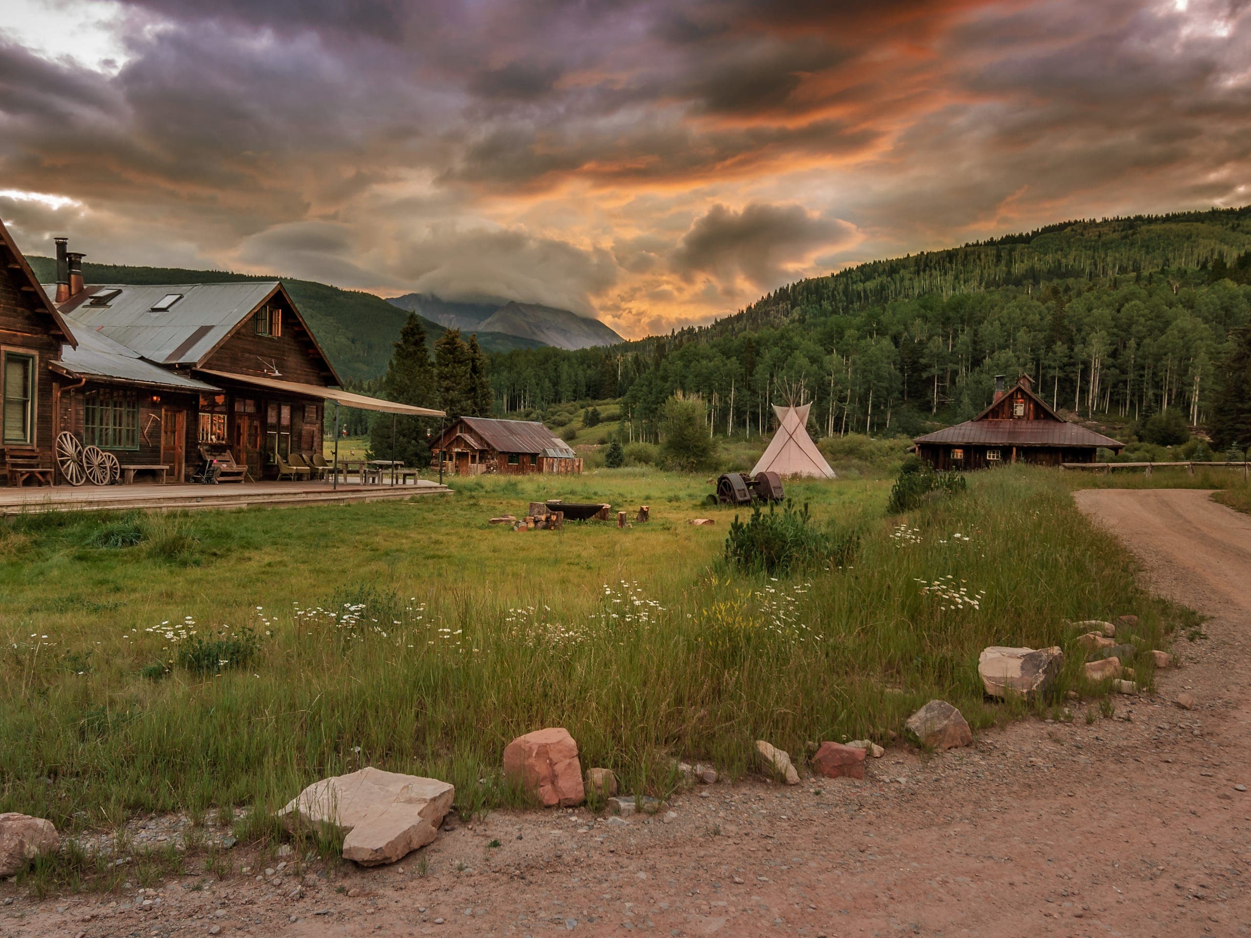 Dunton Hot Springs - Image 1