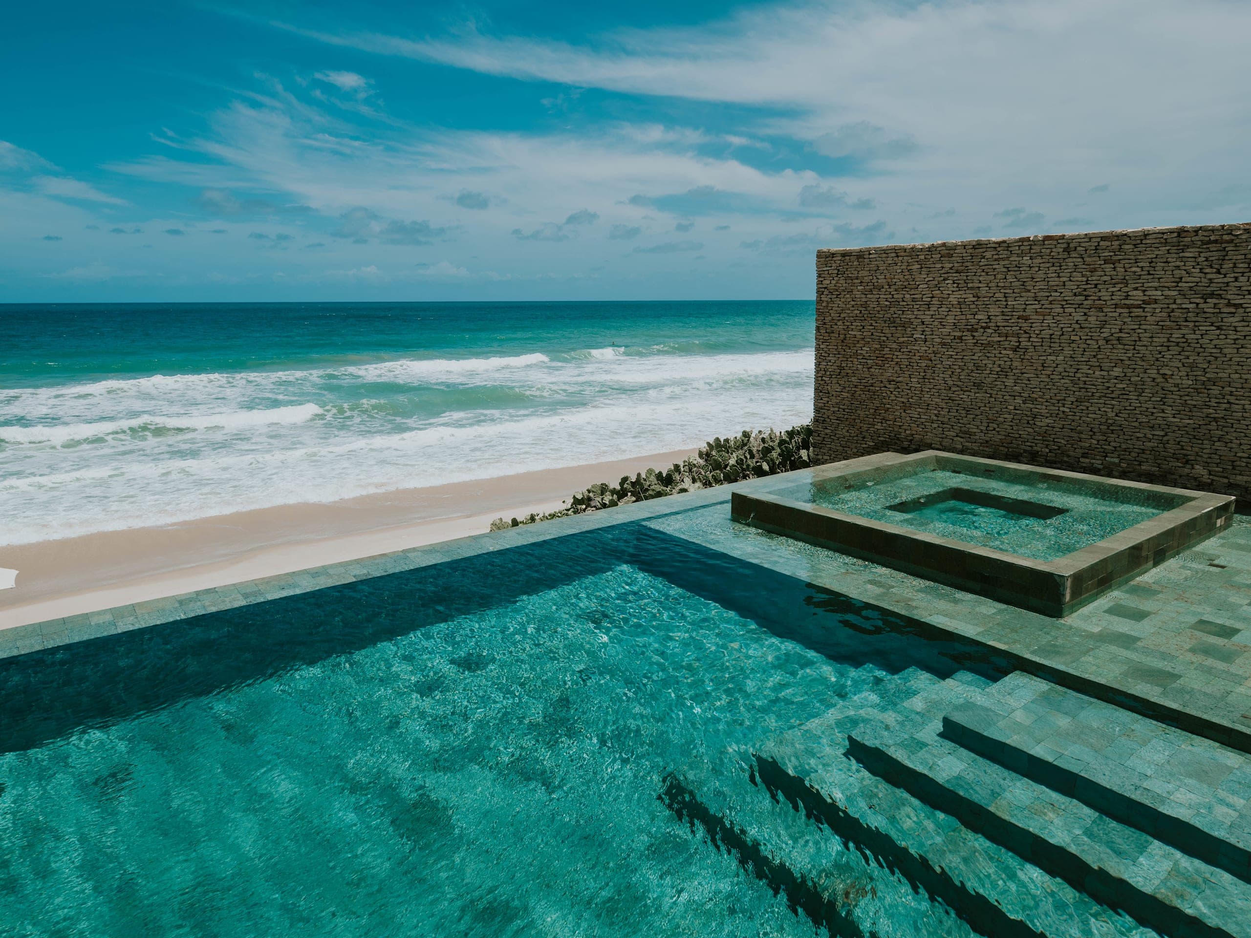 Kenoa Resort