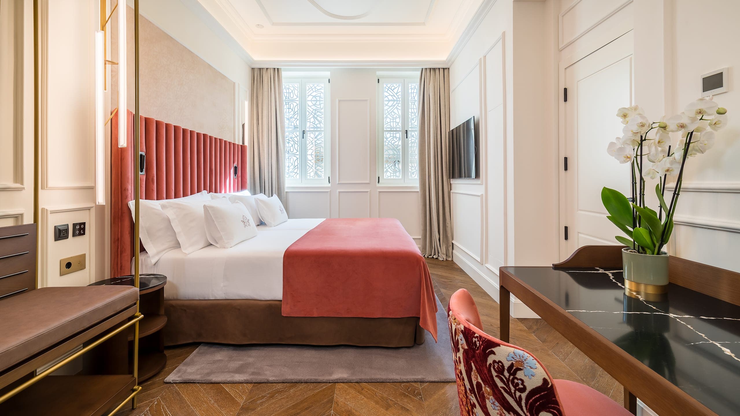 Deluxe Room - Image 6