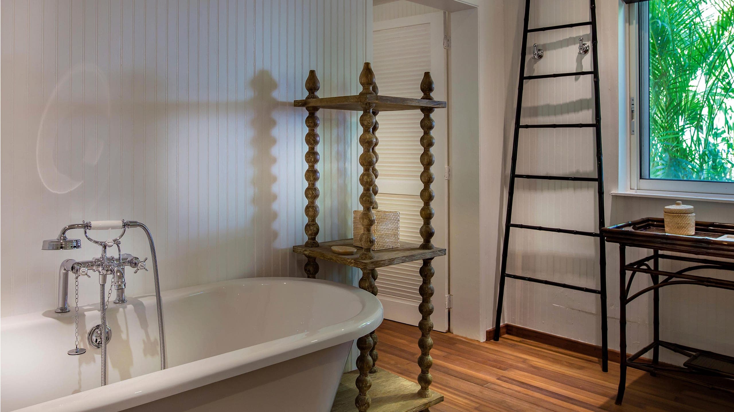 Plantation Bungalow Garden View - Image 1