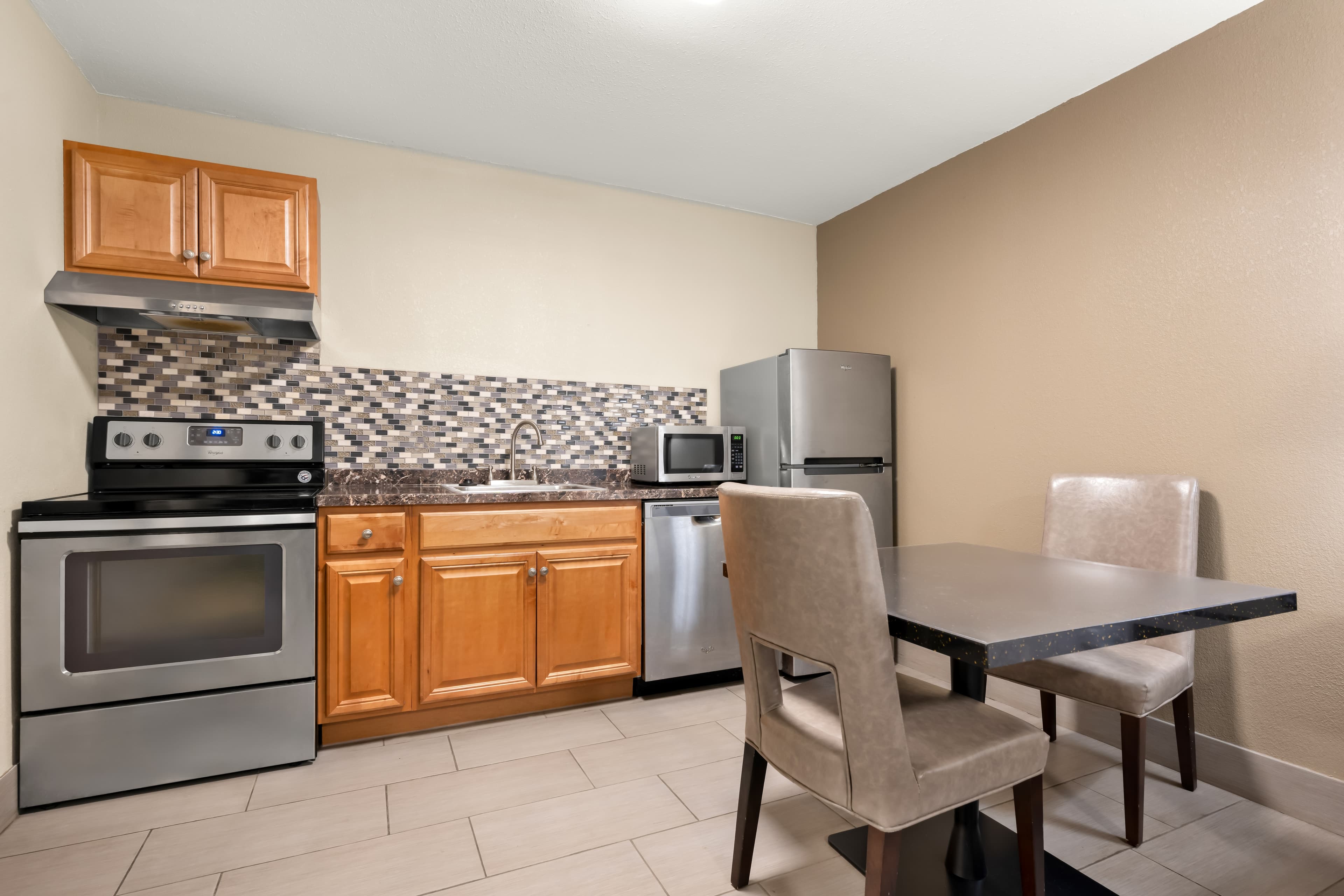 Clarion Pointe Athens I-65 - Image 4