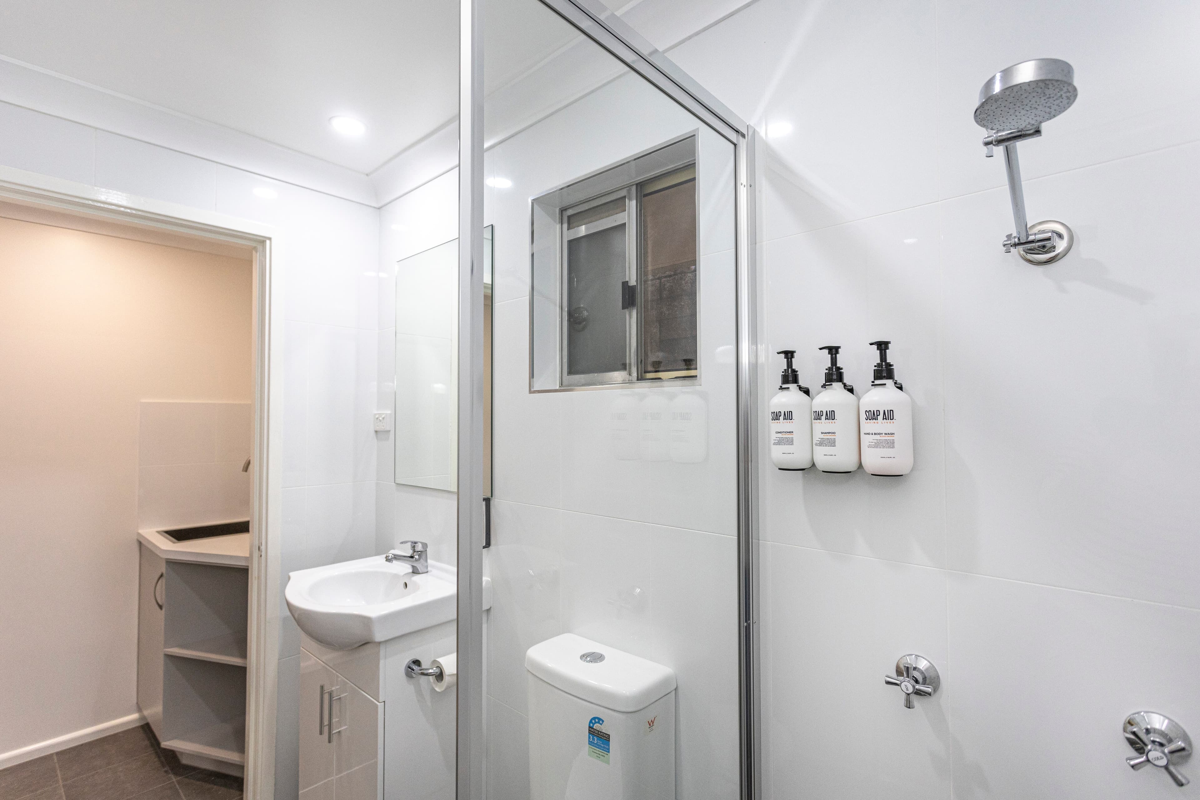 1 Double Bed, Pool View - Image 9