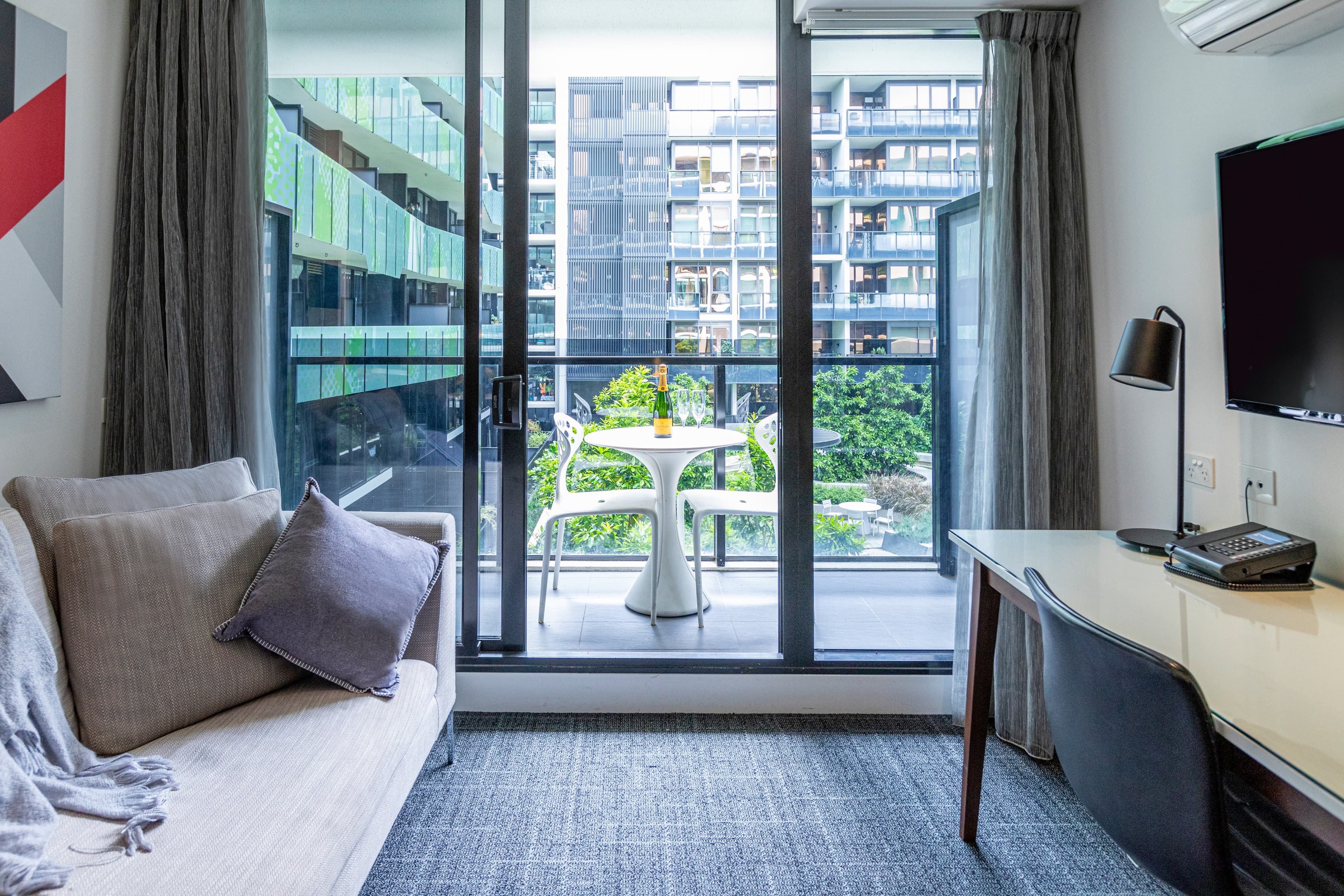 MainStay Suites Abbotsford - Image 3
