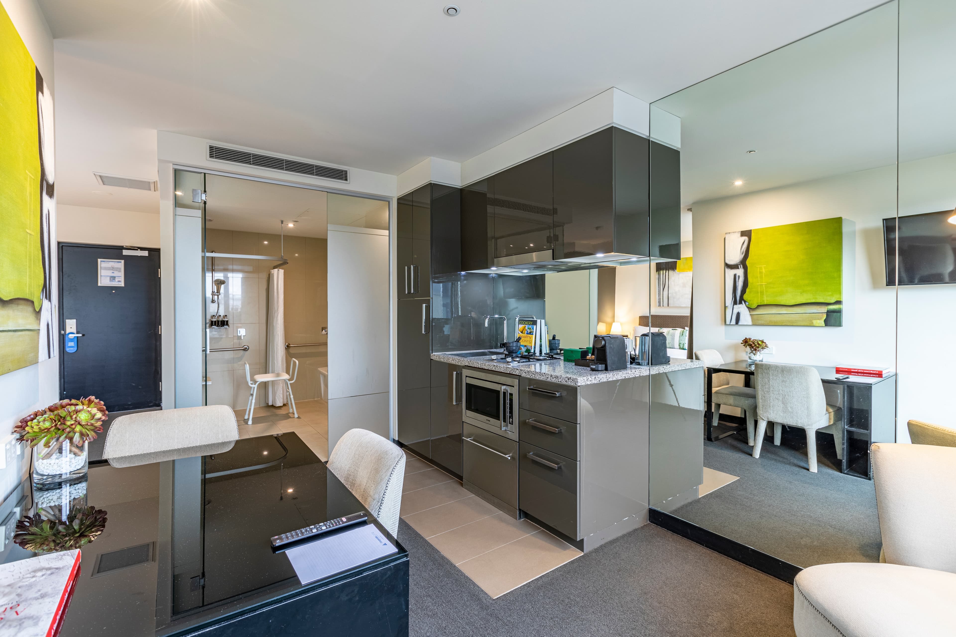 MainStay Suites Hawthorn - Image 4