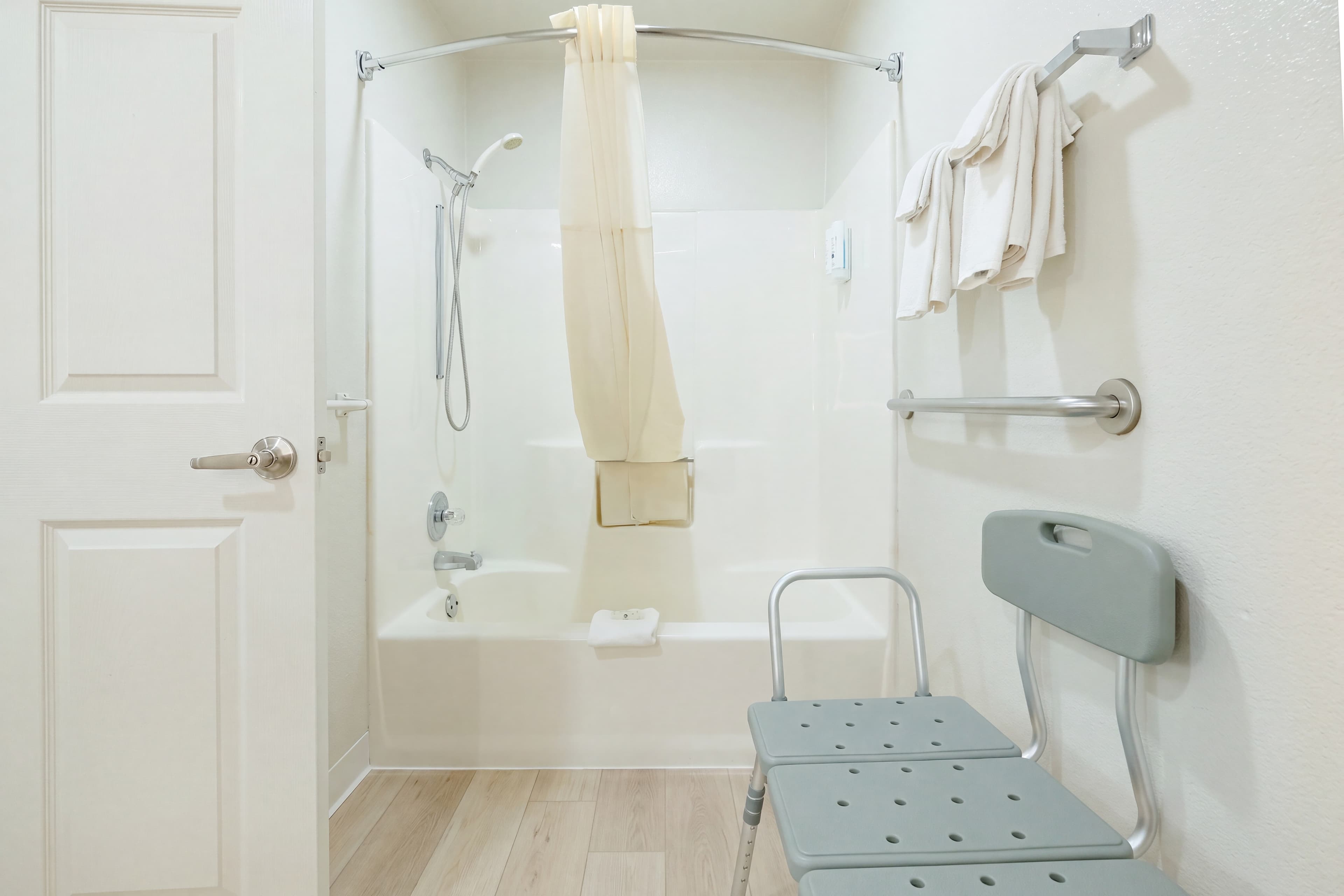 2 Queen Beds, Mobility Accessible, Nonsmoking - Image 5
