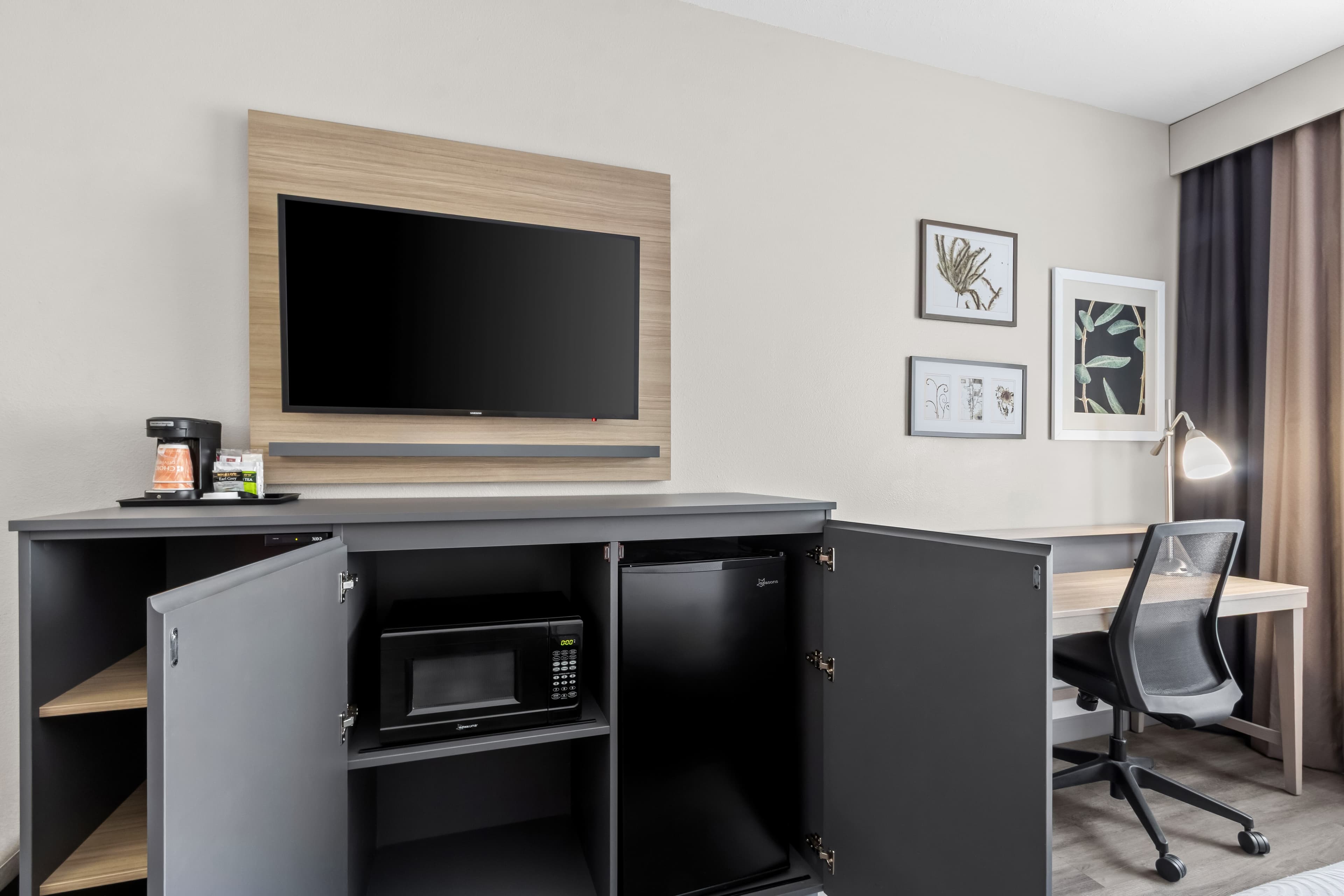 Country Inn & Suites by Radisson, Tucson Airport, AZ - Image 3