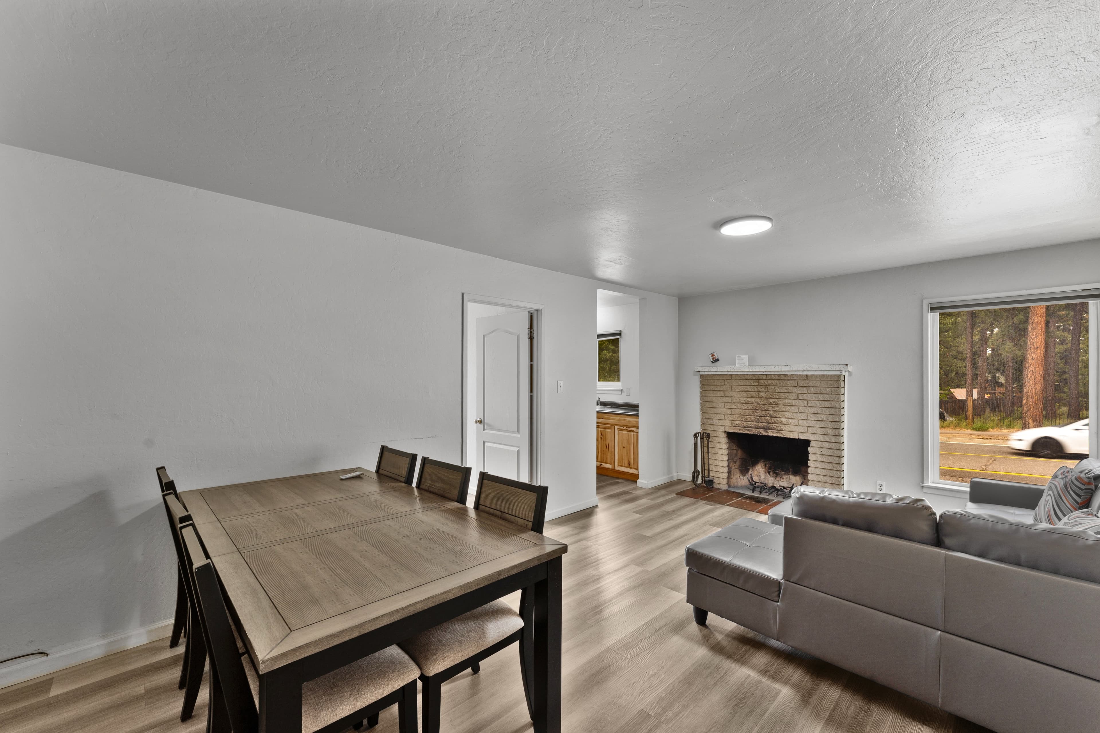 Econo Lodge Inn & Suites Heavenly Village Area - Image 3