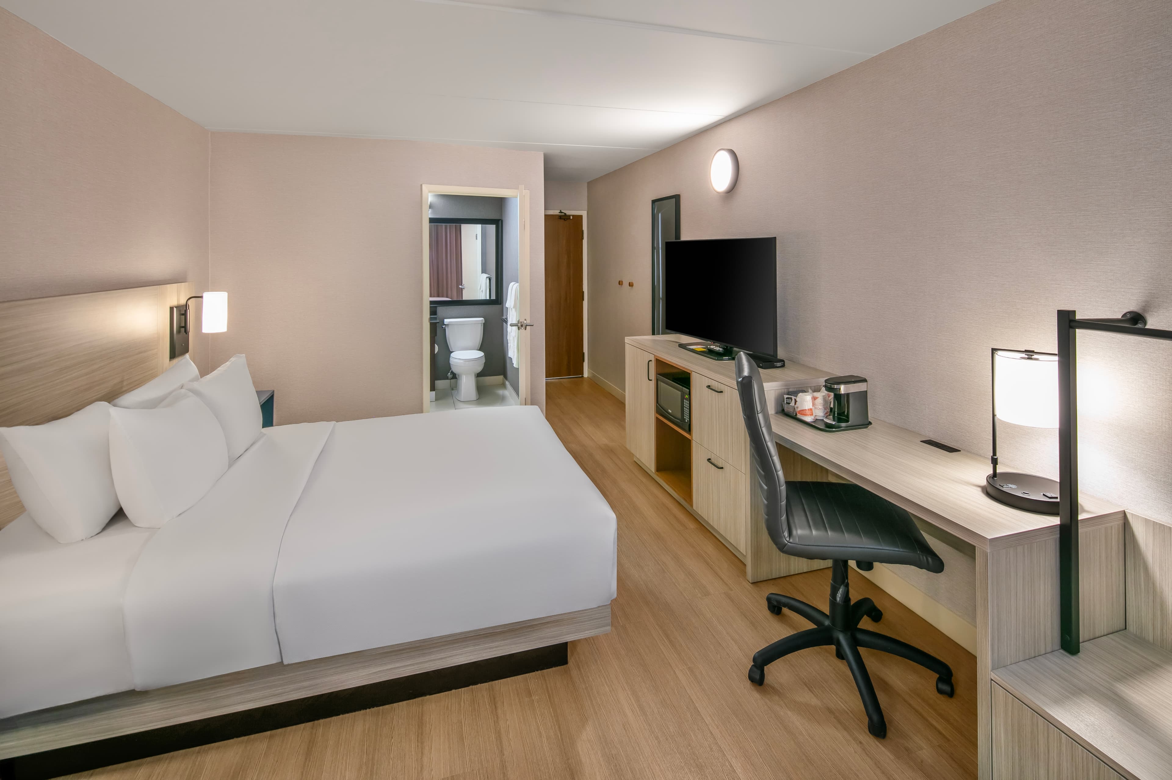 Comfort Inn - Image 4
