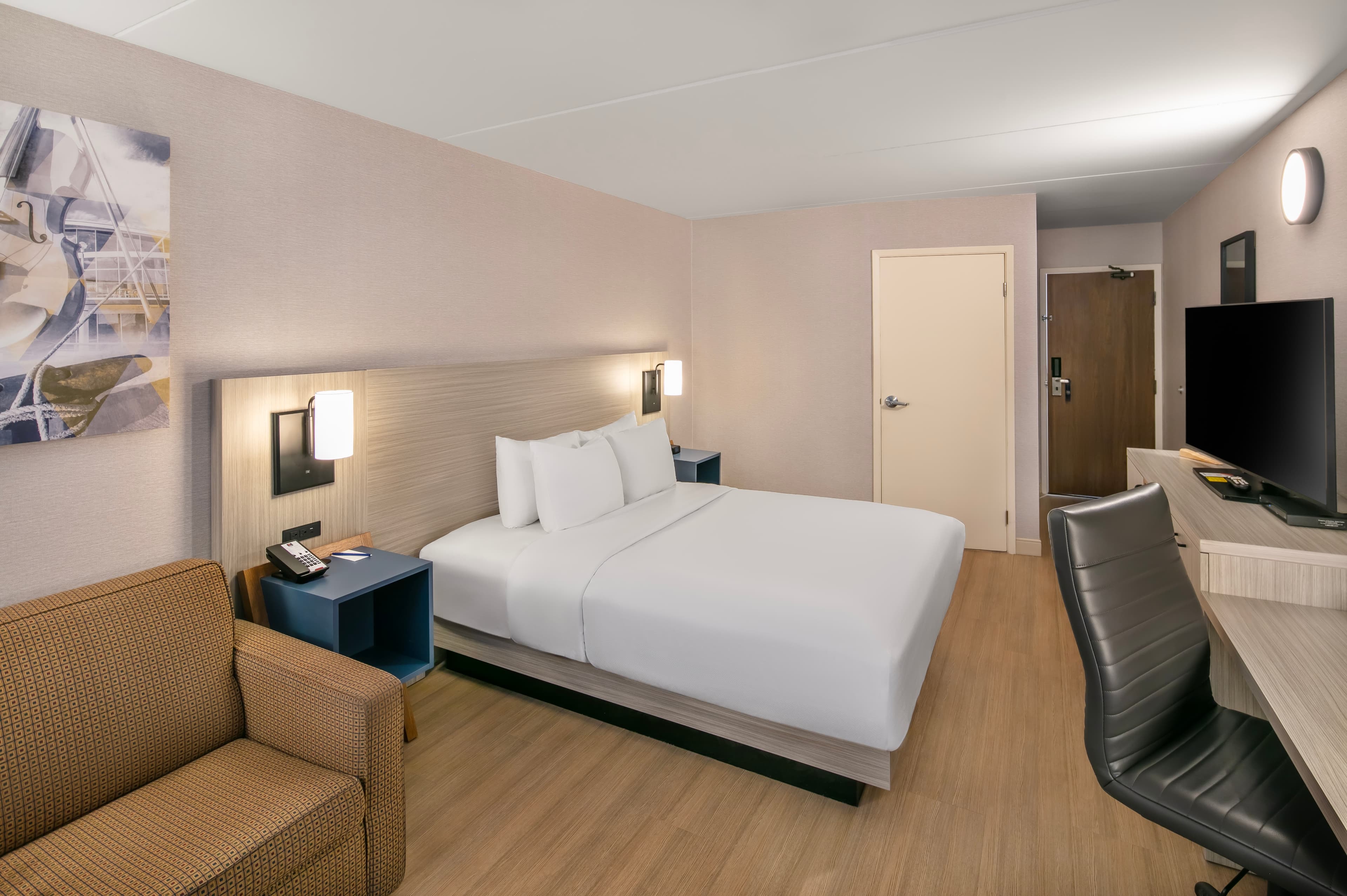 Comfort Inn - Image 5