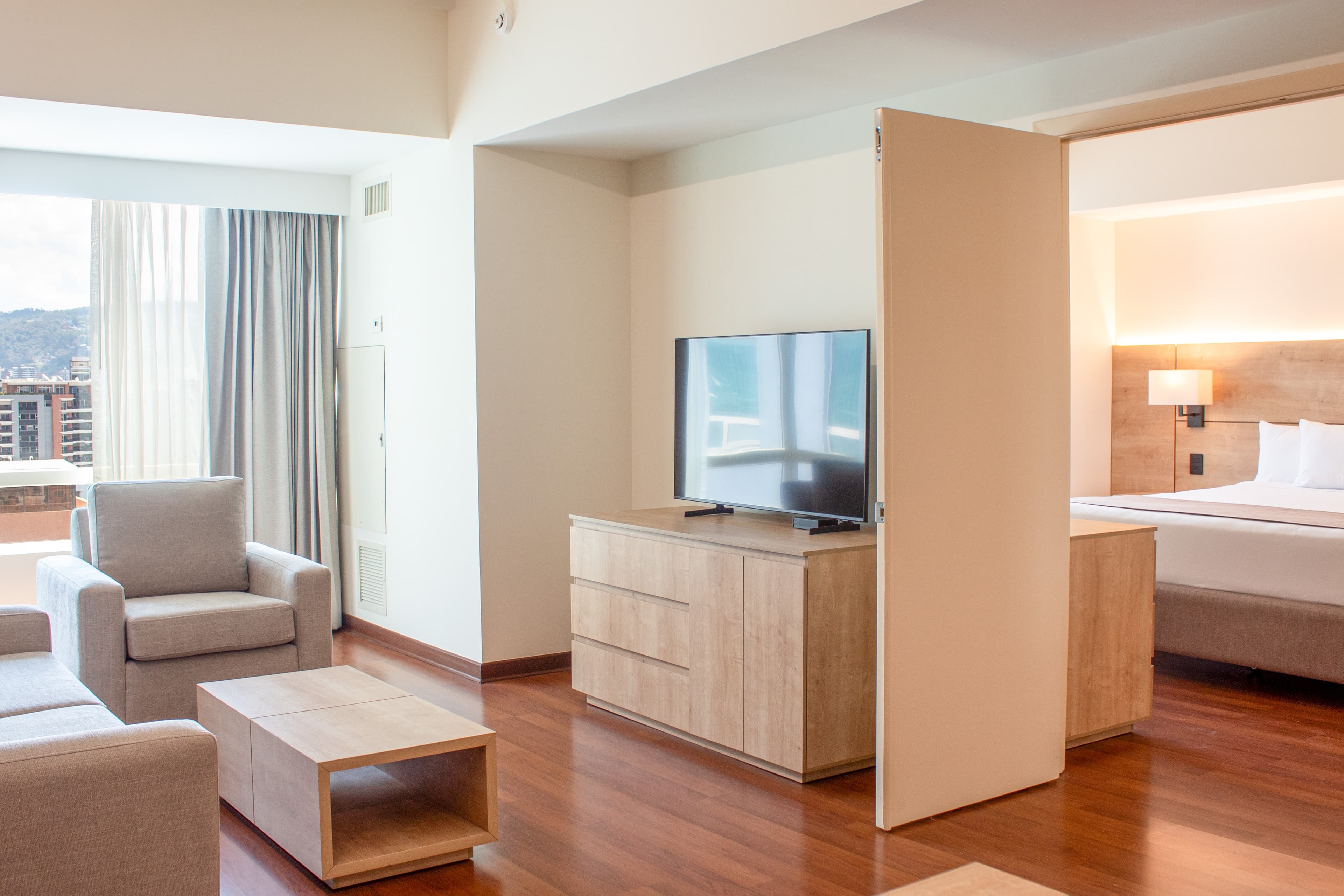 Clarion Suites Guatemala City - Image 5