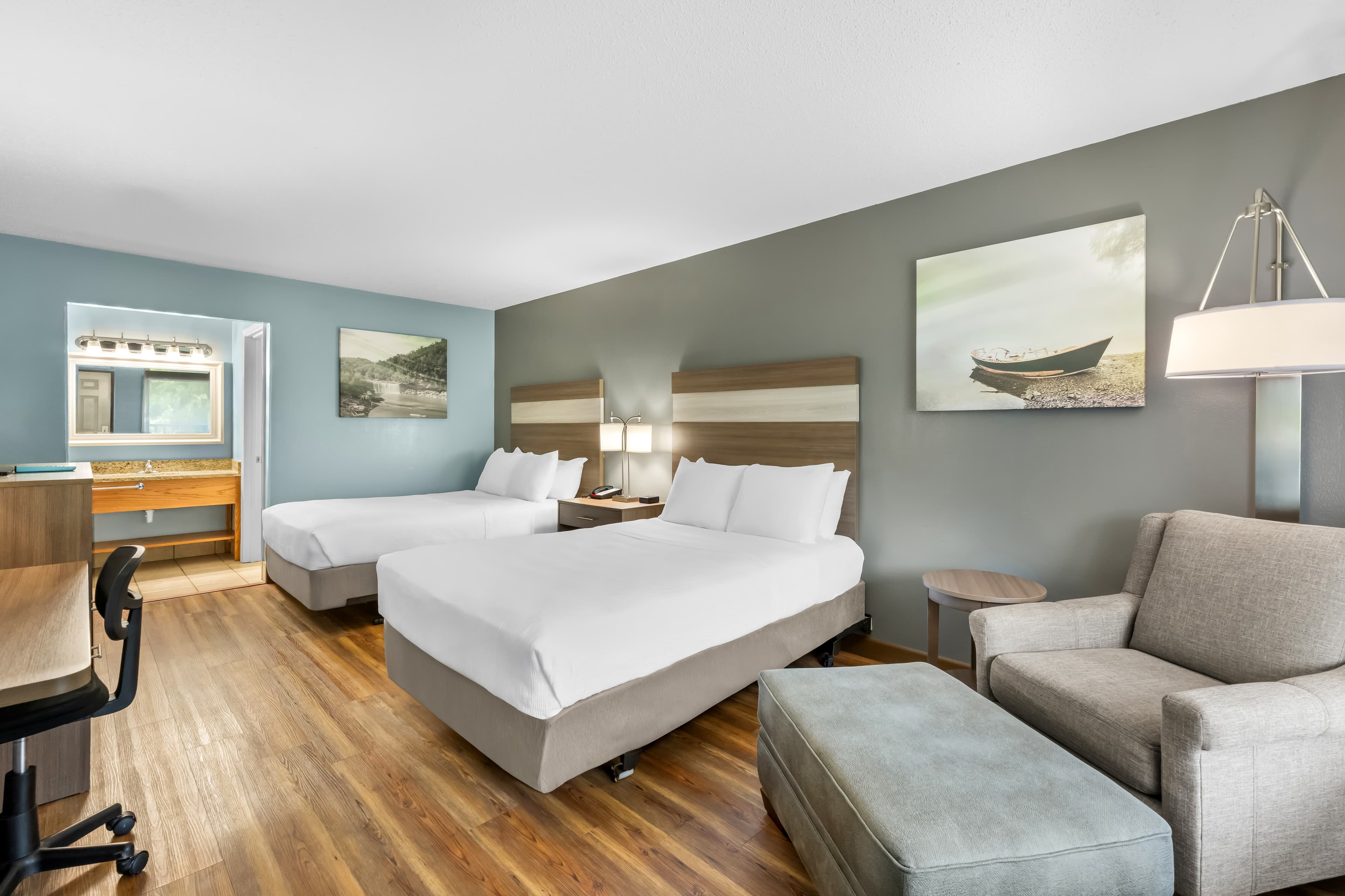 Quality Inn - Image 2
