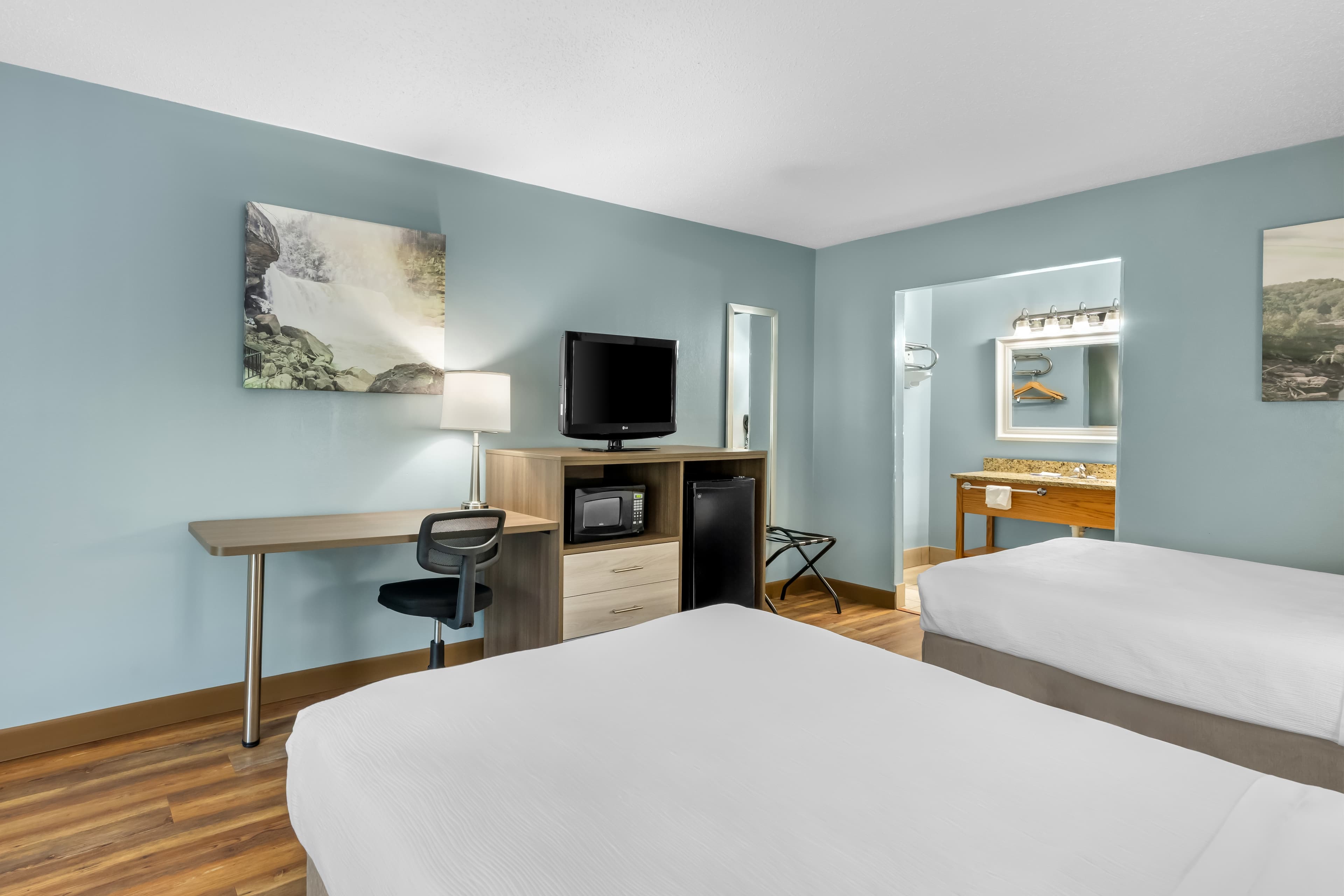 Quality Inn - Image 3
