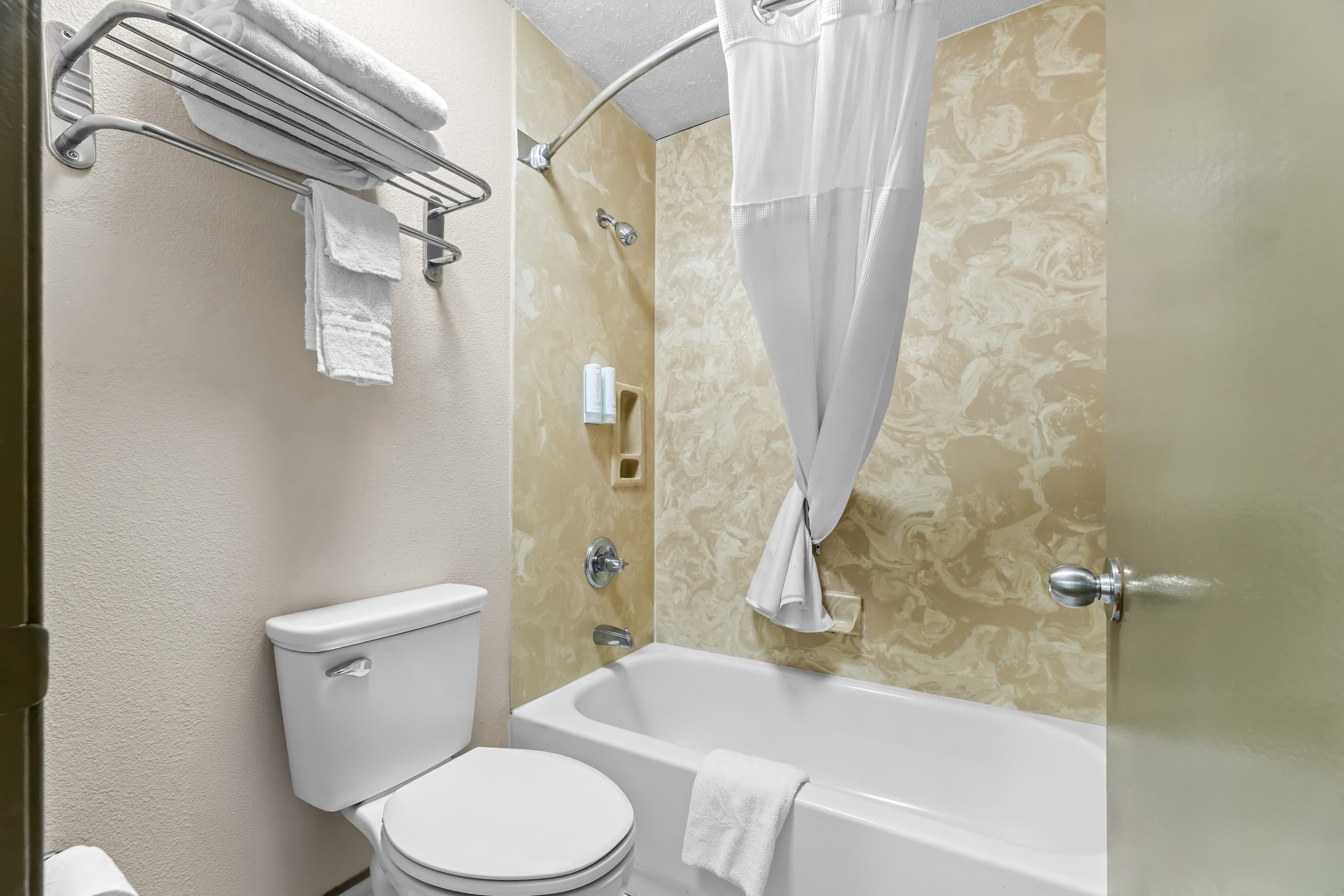 2 Double Beds, Exterior Corridor - Image 6