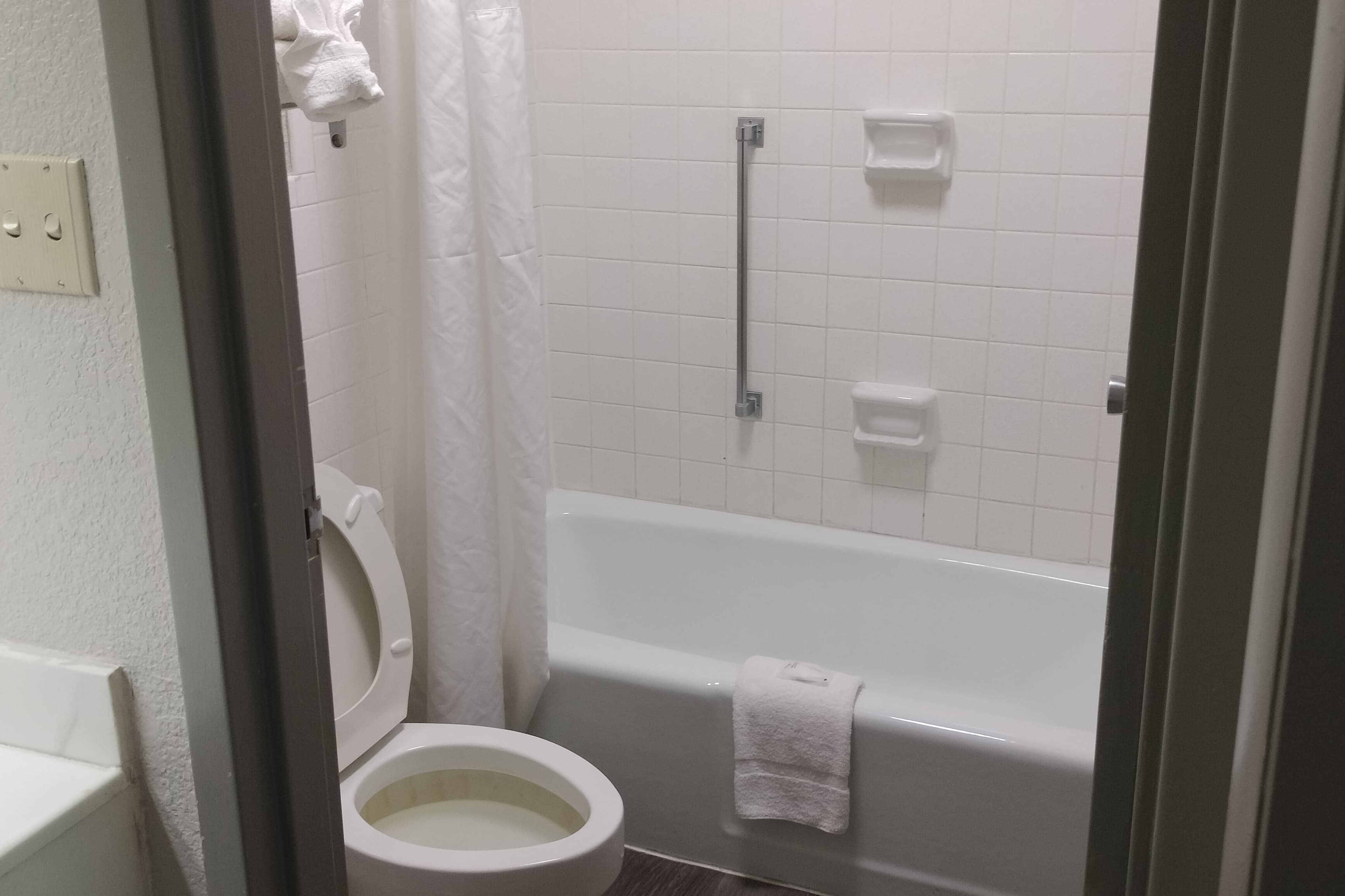 2 Double Beds - Image 6