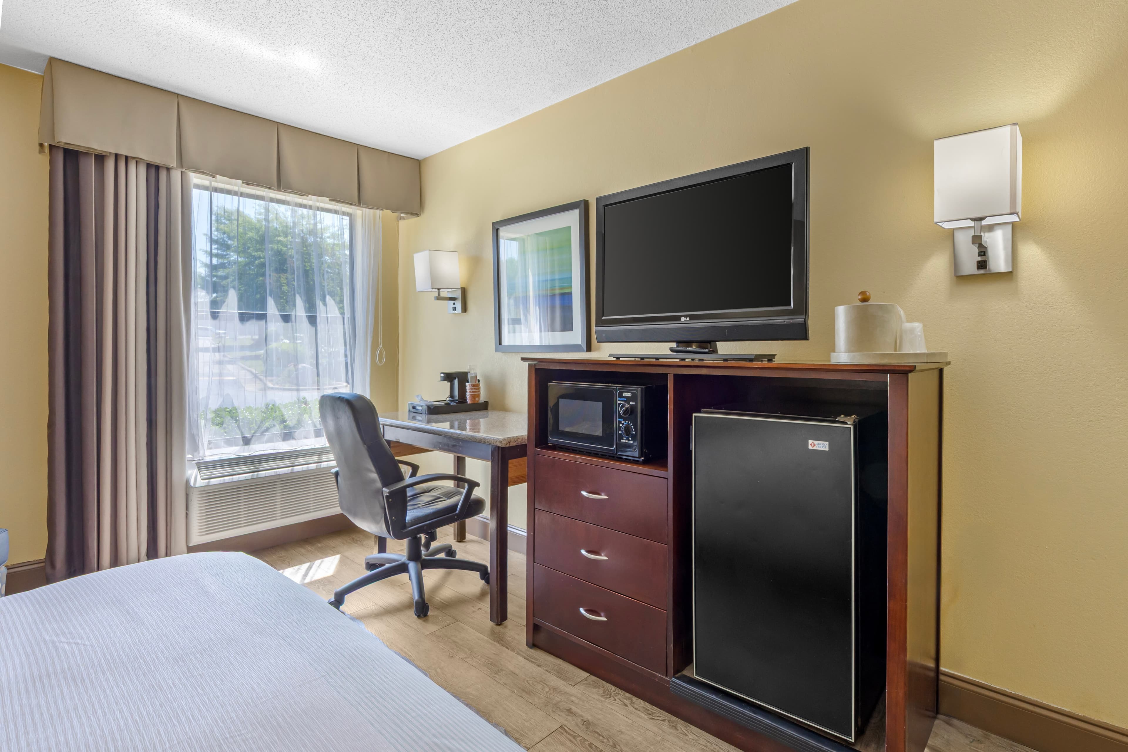 Quality Inn Fuquay Varina East - Image 4