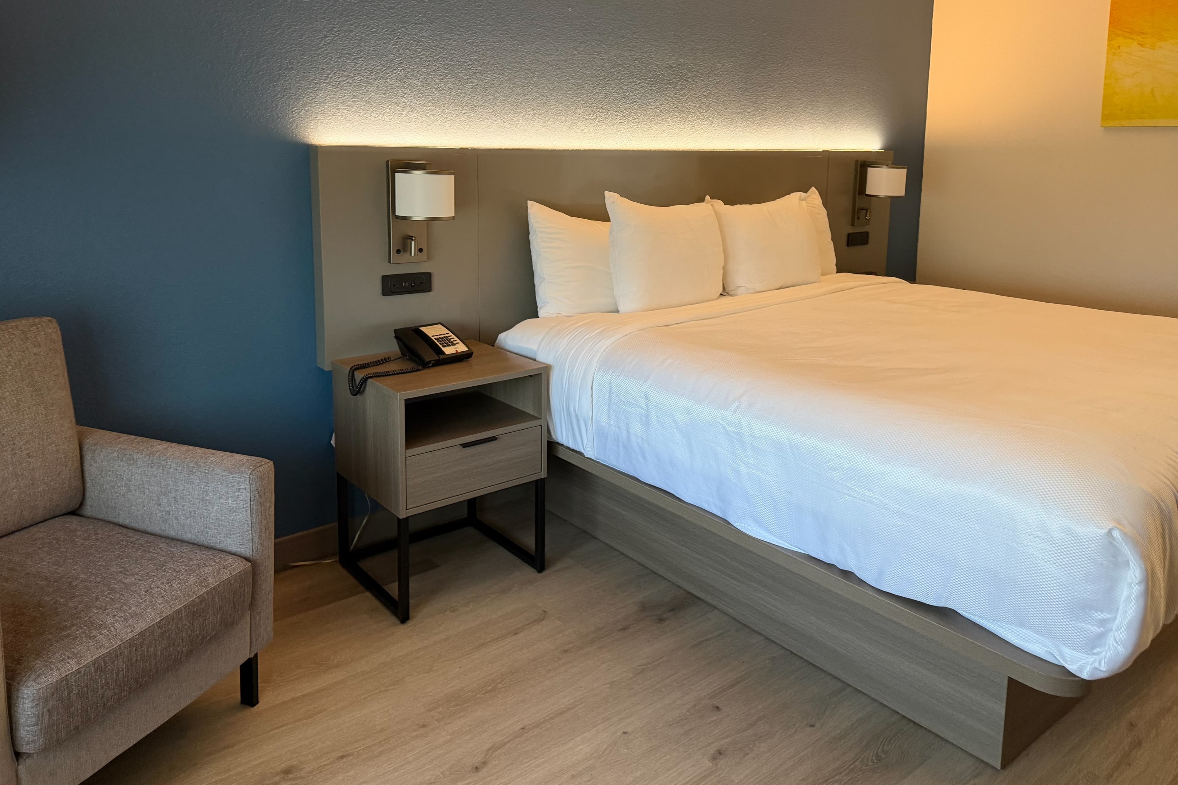 1 King Bed - Image 5