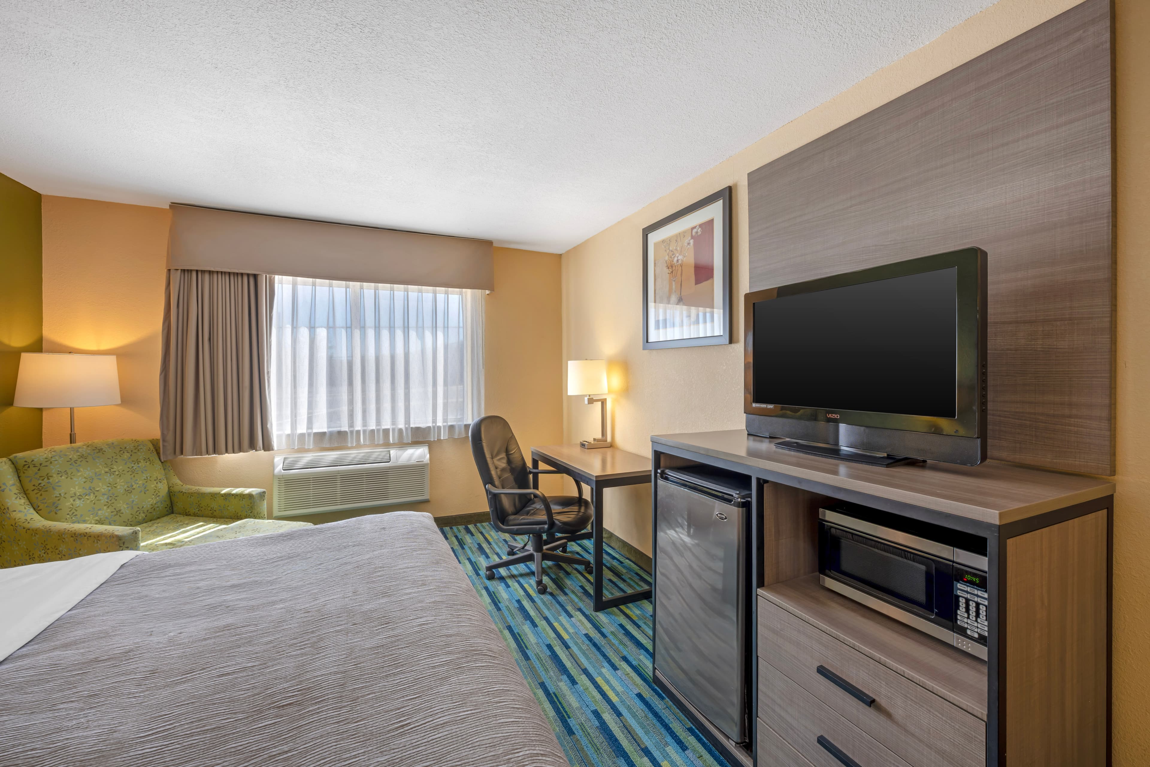 Quality Inn Los Lunas - Albuquerque South - Image 3