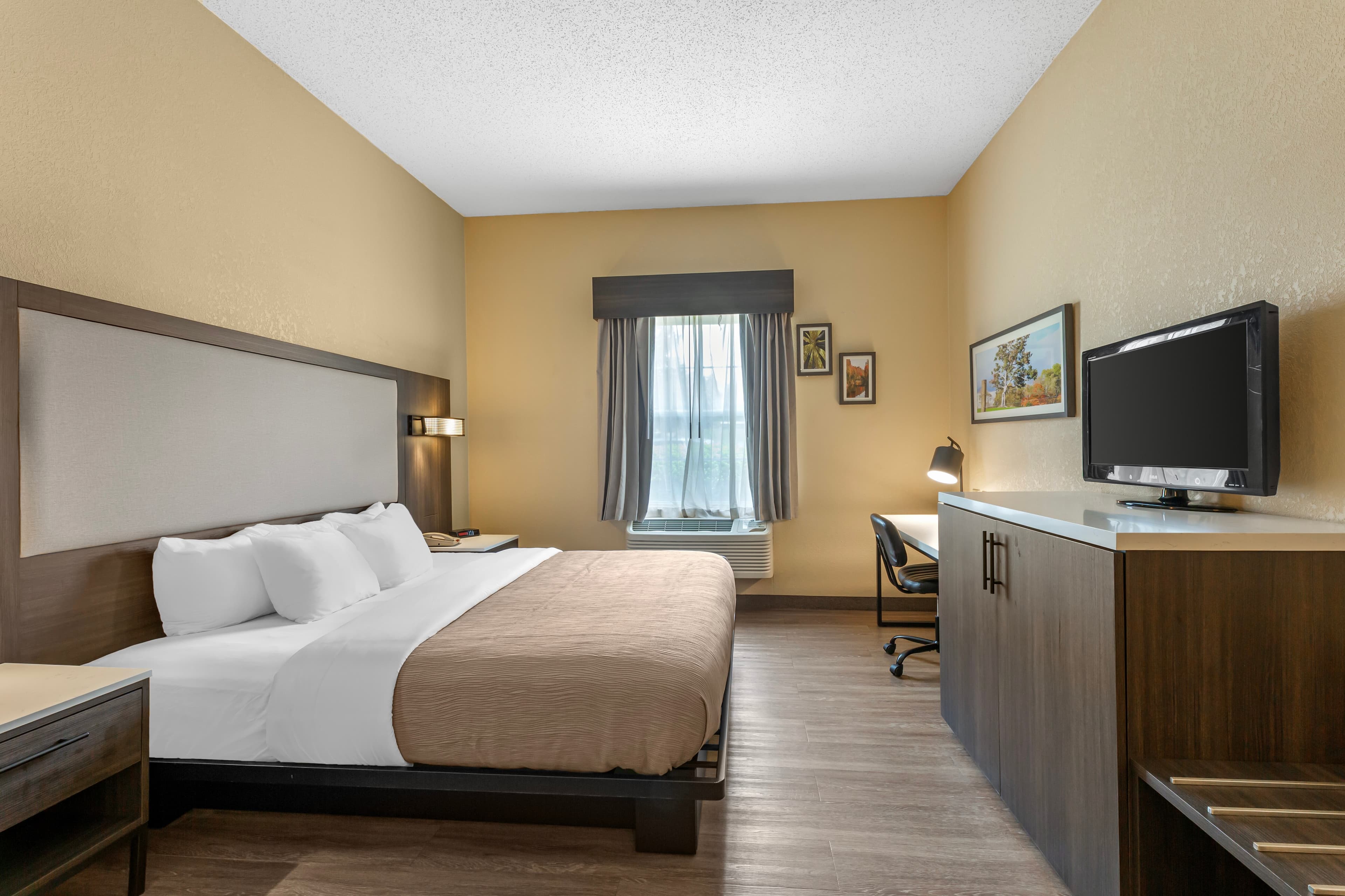 Quality Inn & Suites Bellville - Mansfield - Image 2