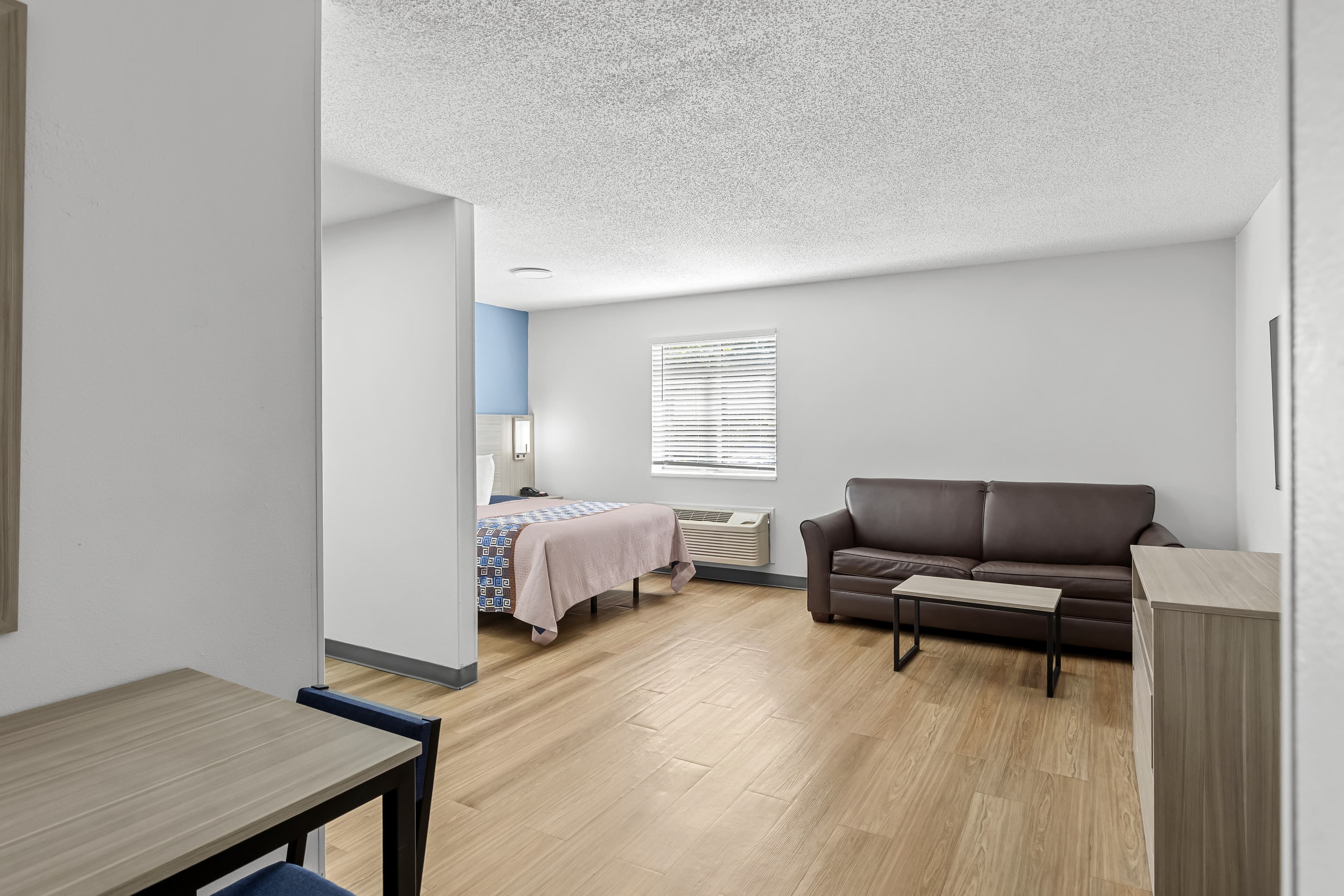 Suburban Studios Copley Akron West - Image 3
