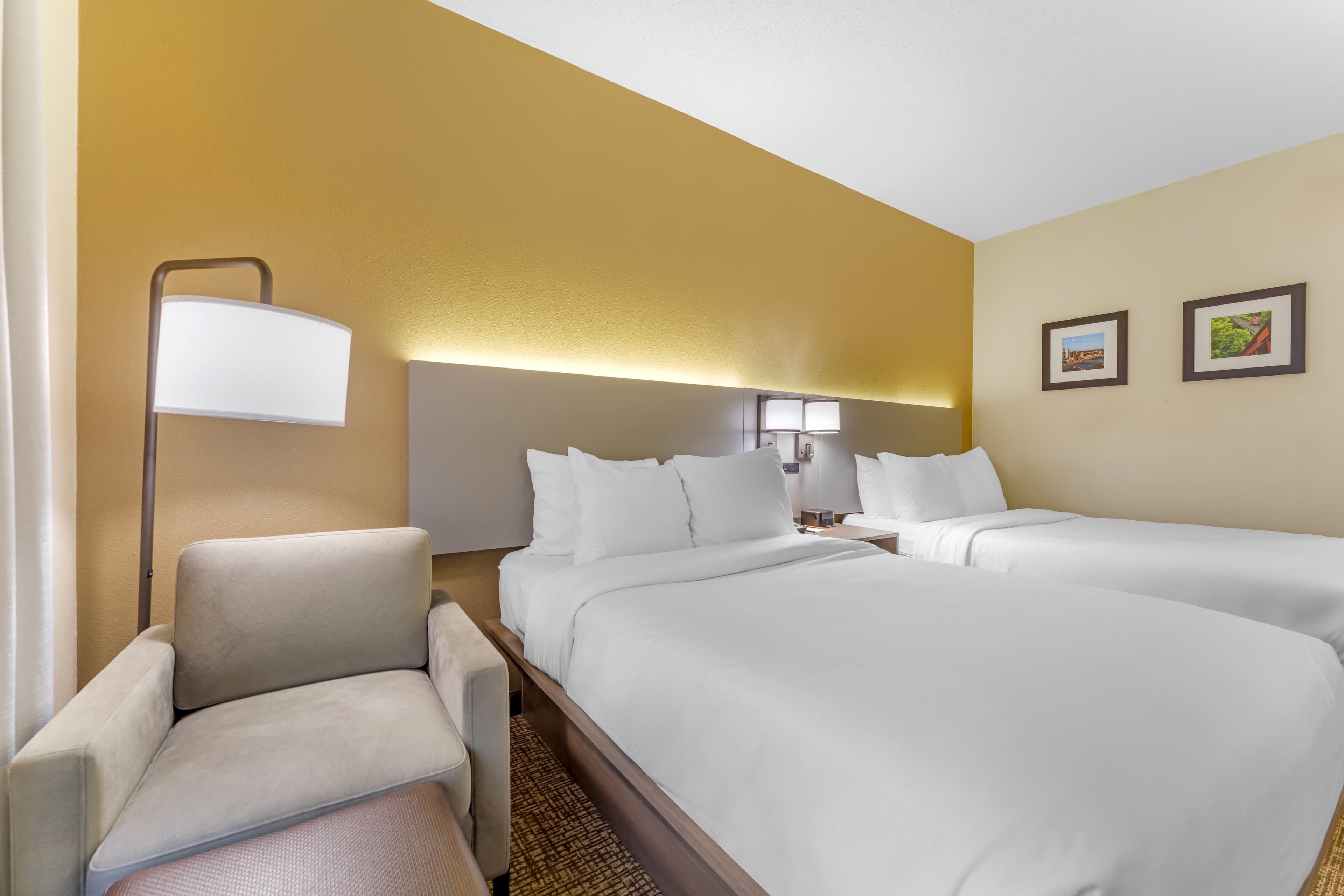 Comfort Suites Pittsburgh Airport - Image 3