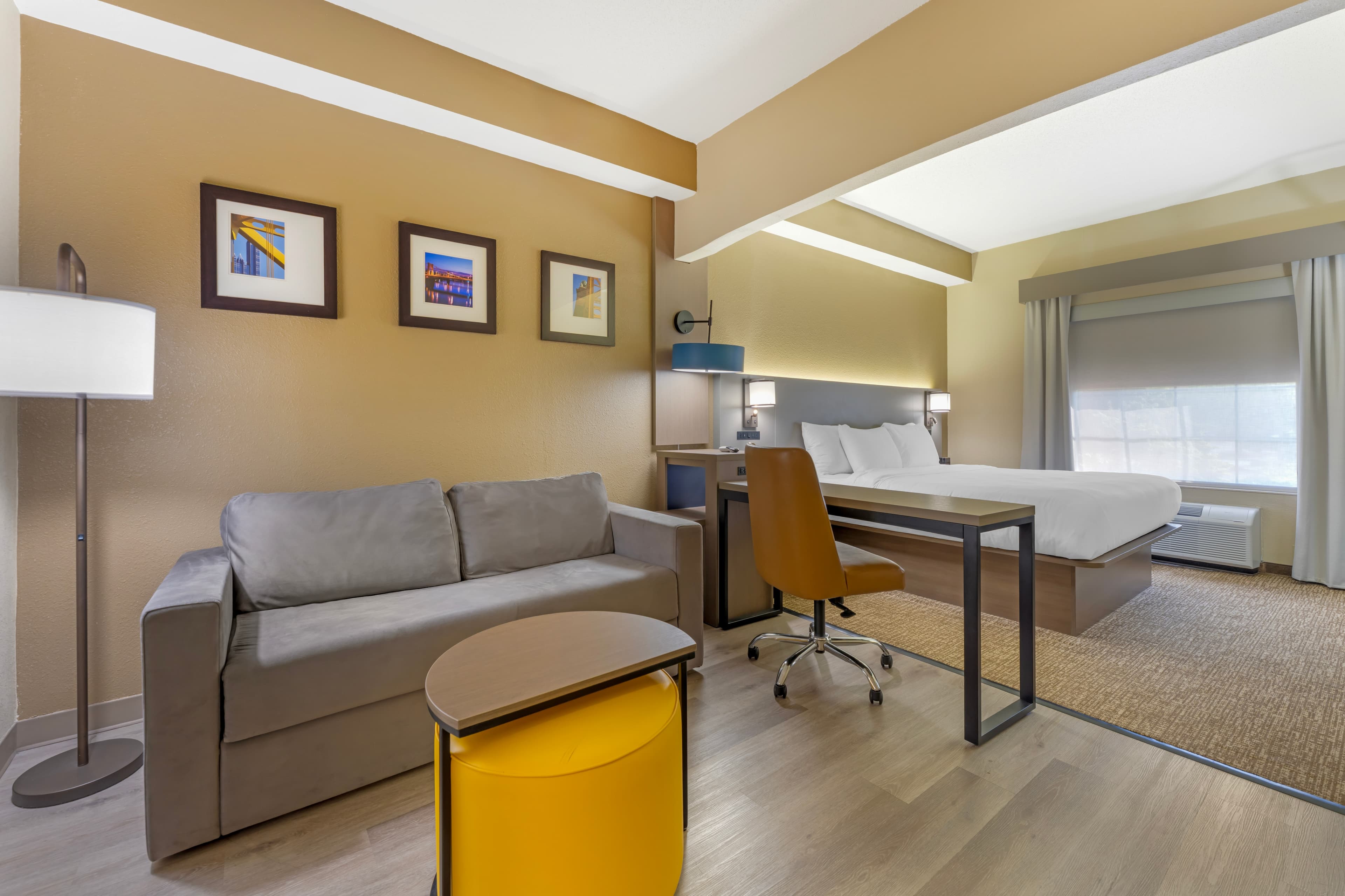 1 King Bed, 1 Room Suite, 2-Person Sofabed - Image 1