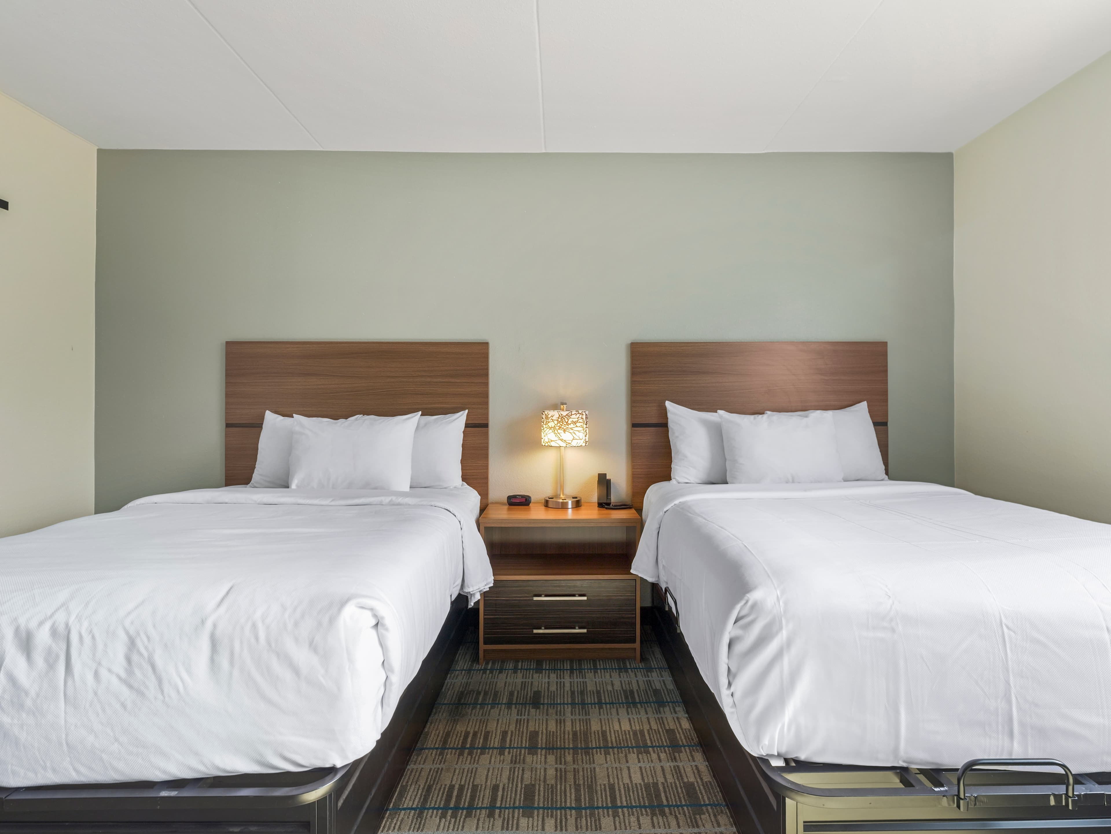 2 Single Beds, Full Kitchen - Image 5