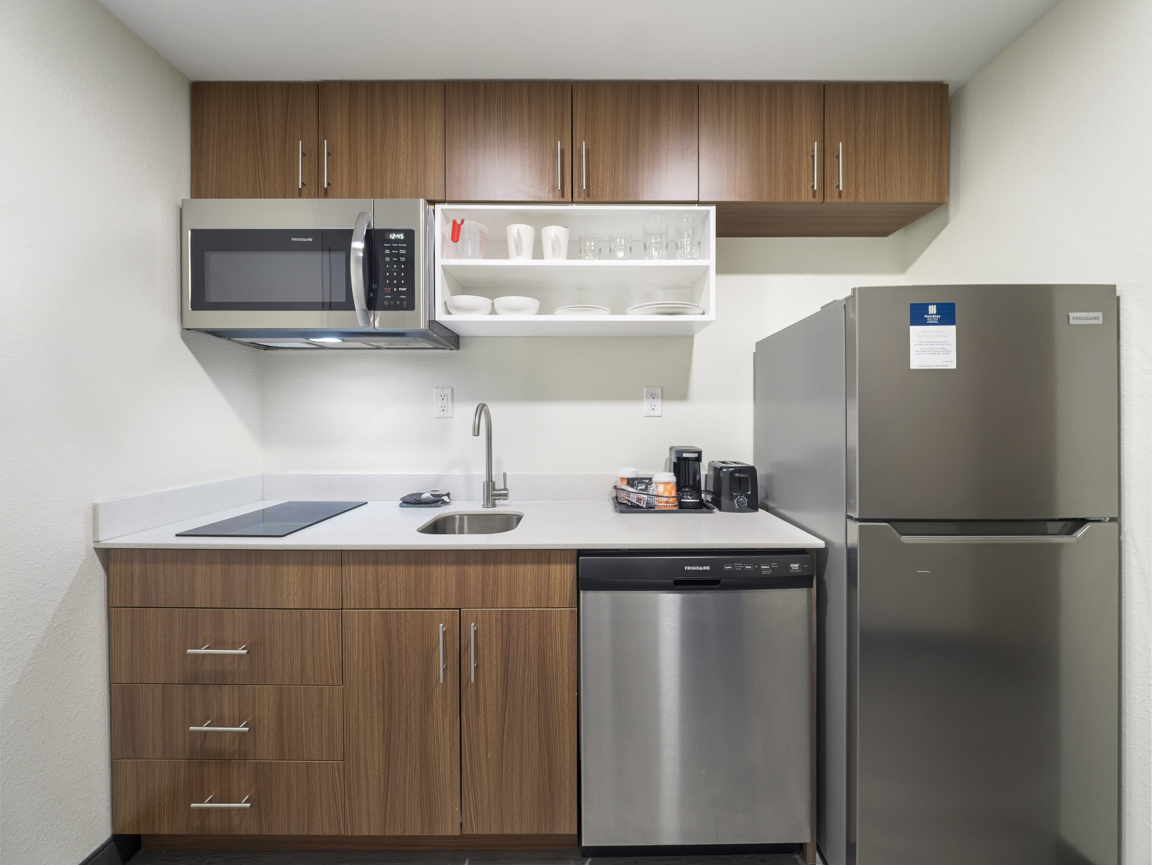 2 Single Beds, Full Kitchen - Image 6