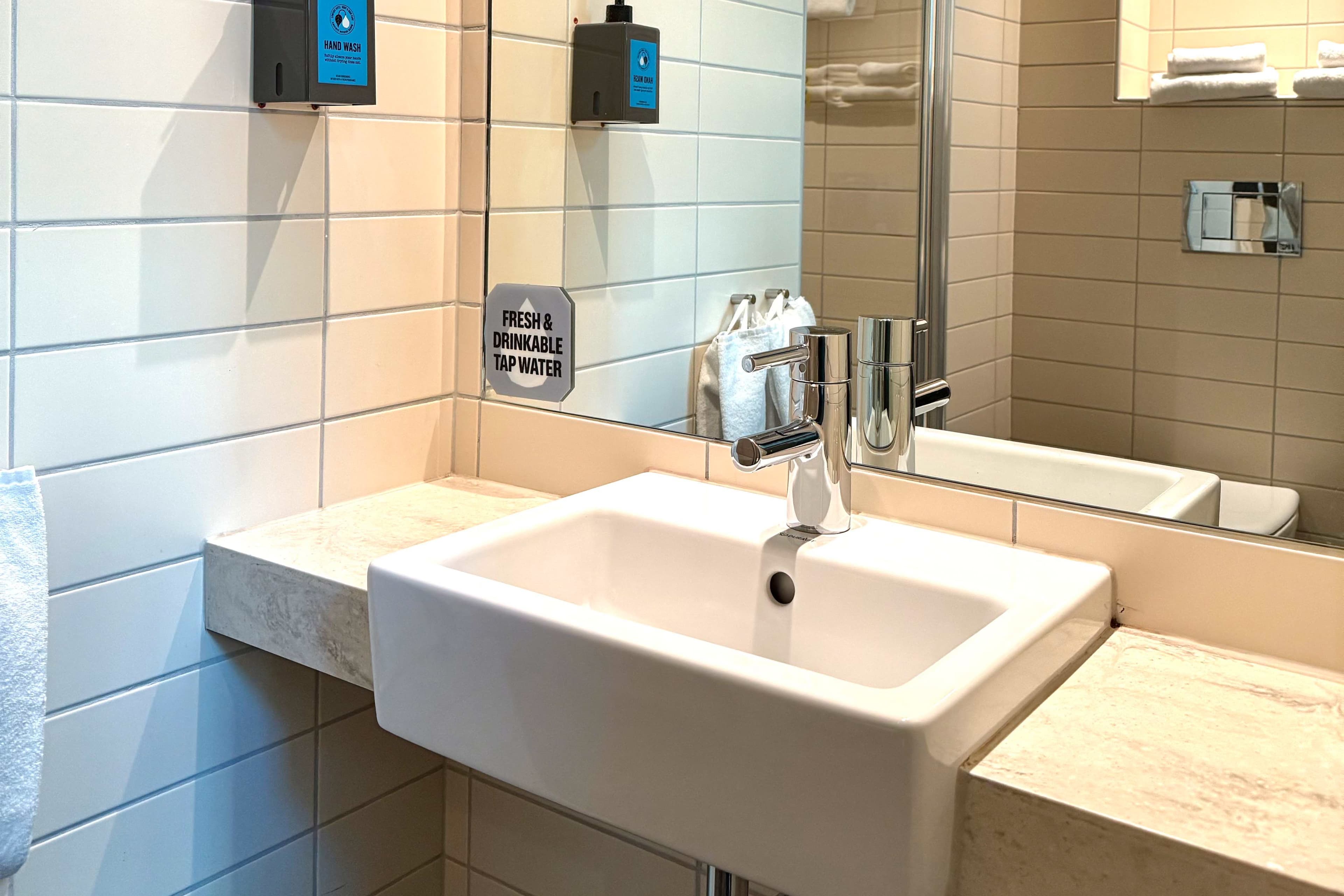 Comfort Hotel Malmo - Image 4