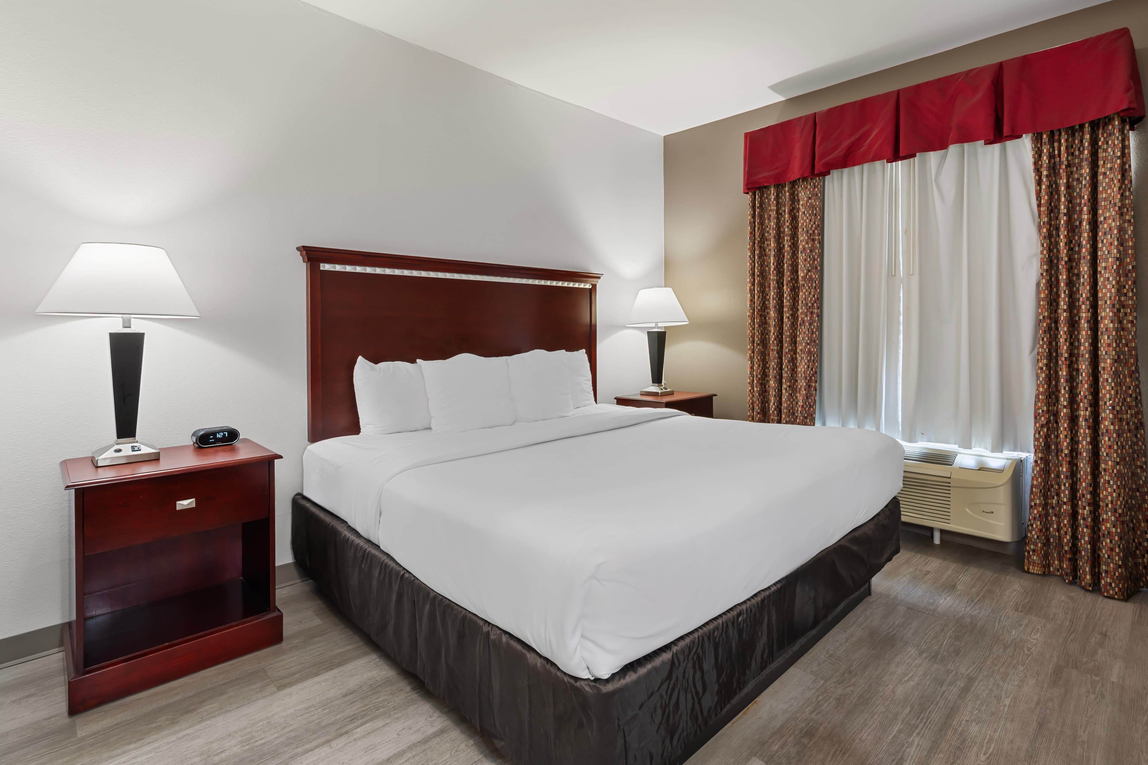 Comfort Suites Lake Worth - Image 3